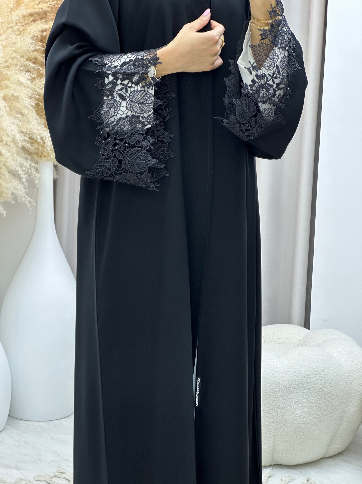 C 0471 Black Classic Lace Abaya