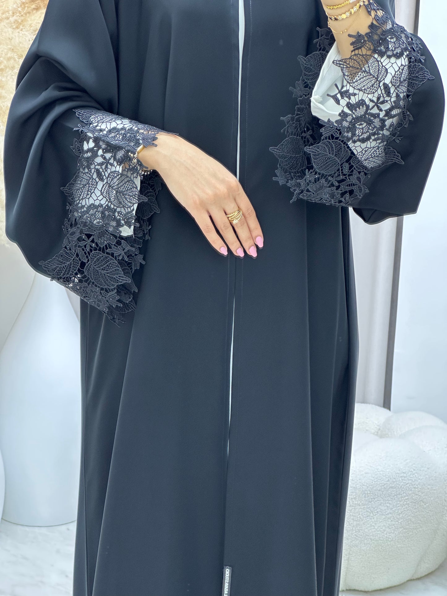 C 0471 Black Classic Lace Abaya