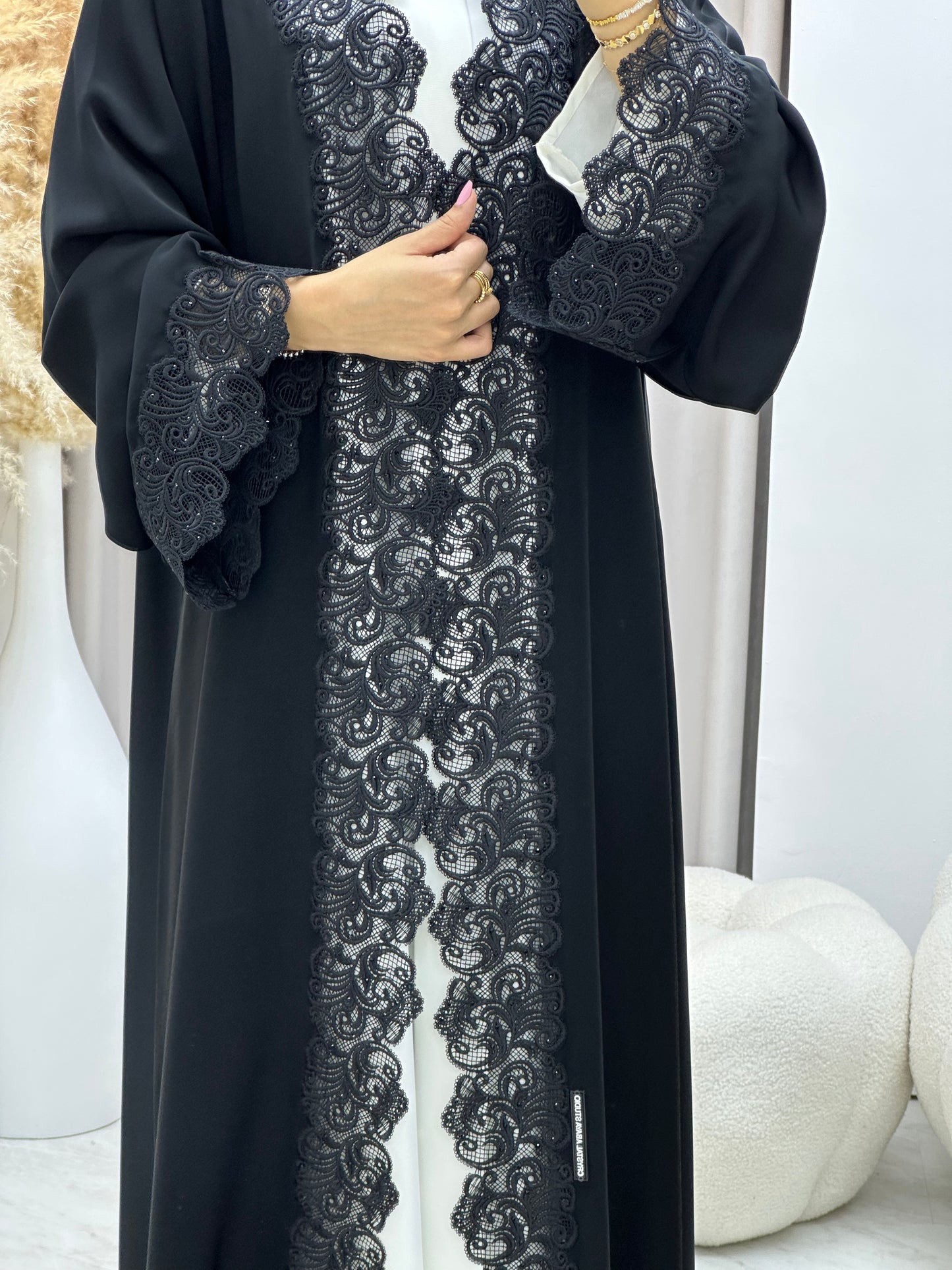 C 0472 Black Classic Lace Abaya