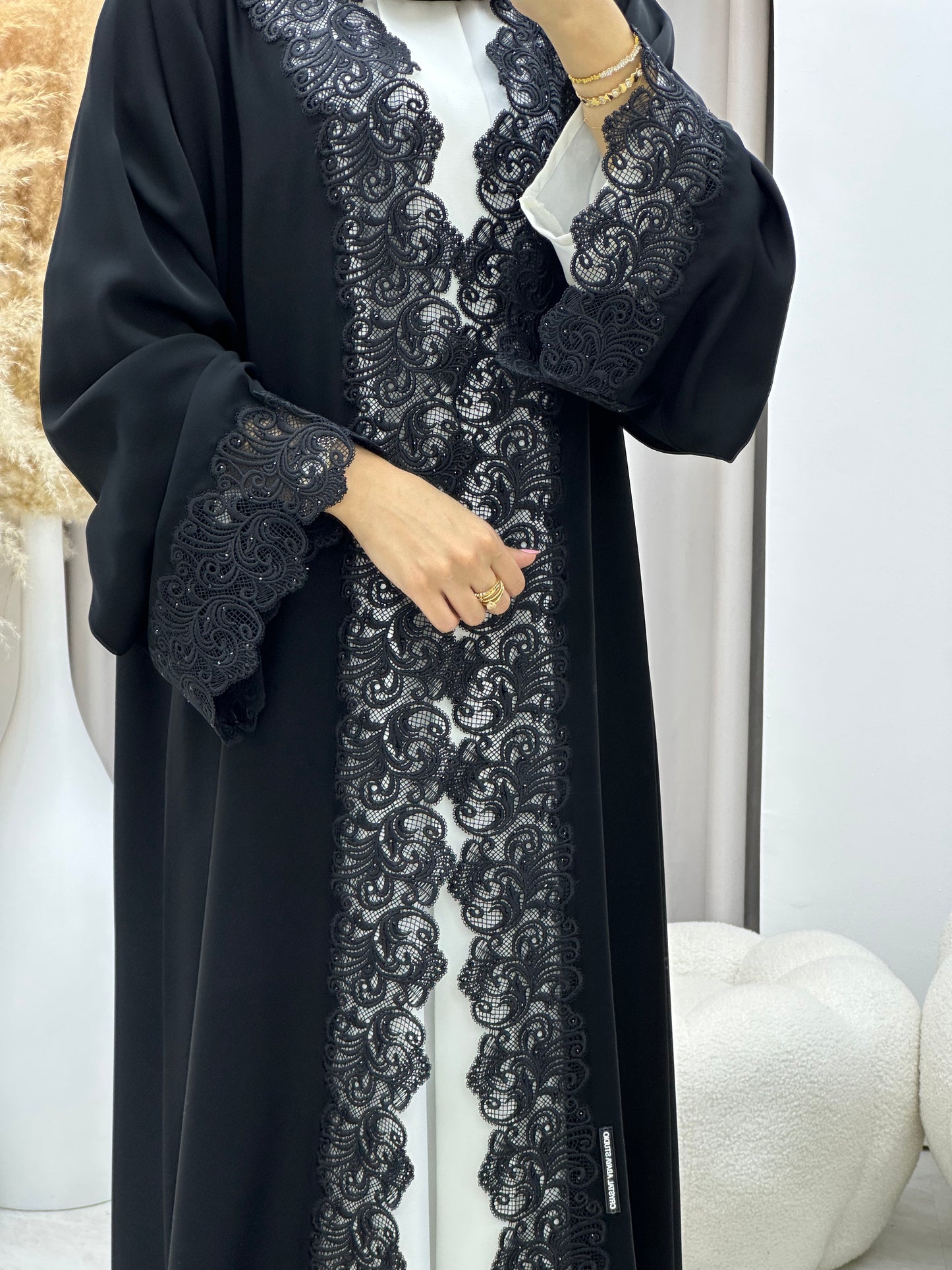 C 0472 Black Classic Lace Abaya