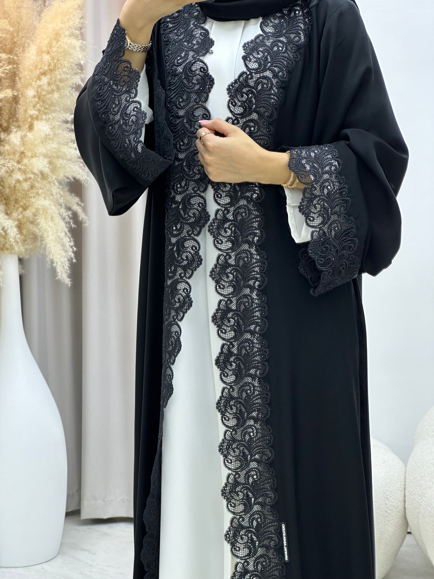 C 0472 Black Classic Lace Abaya