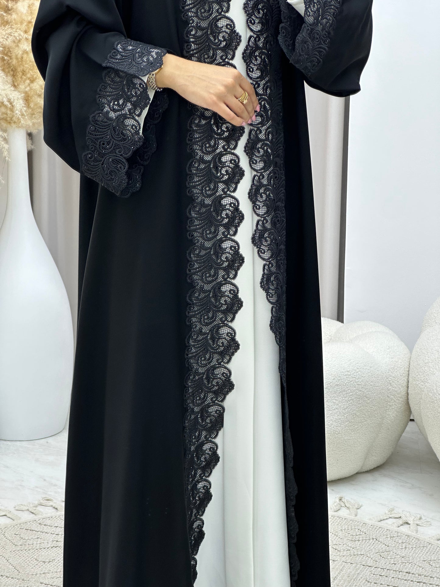 C 0472 Black Classic Lace Abaya