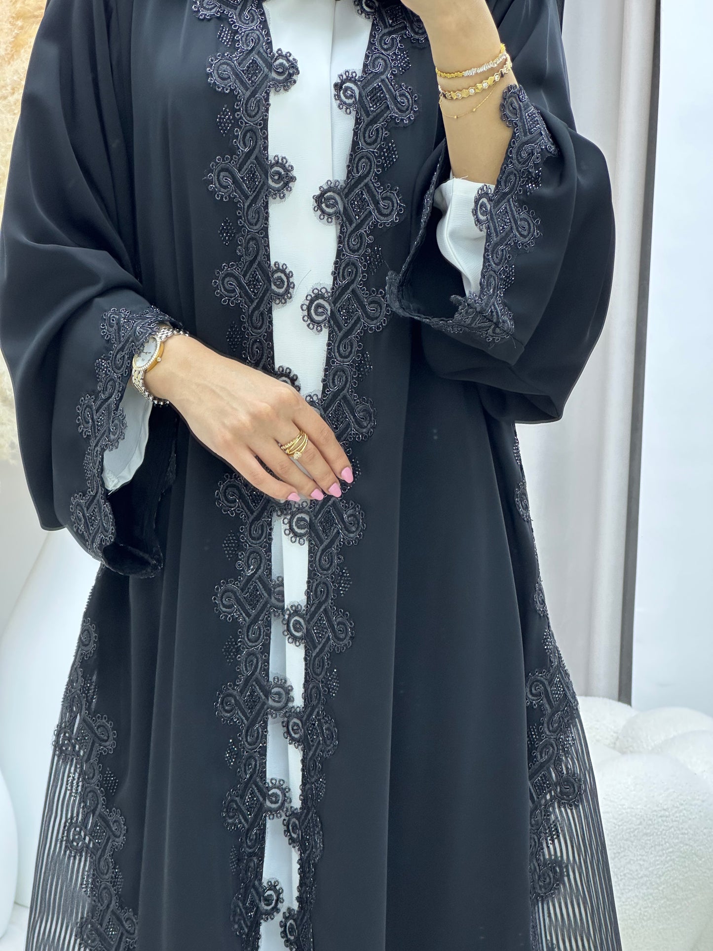 C 0472-01 Black Classic Lace Abaya