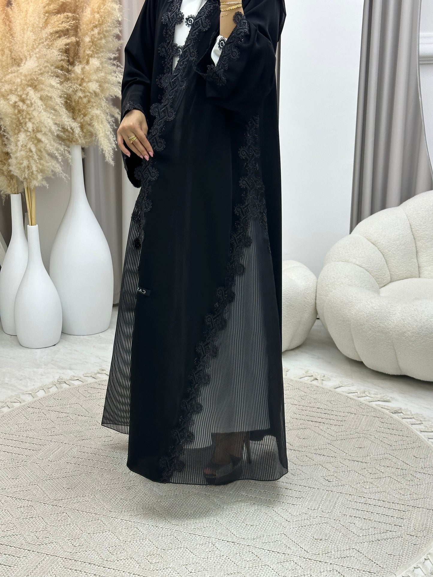 C 0472-01 Black Classic Lace Abaya