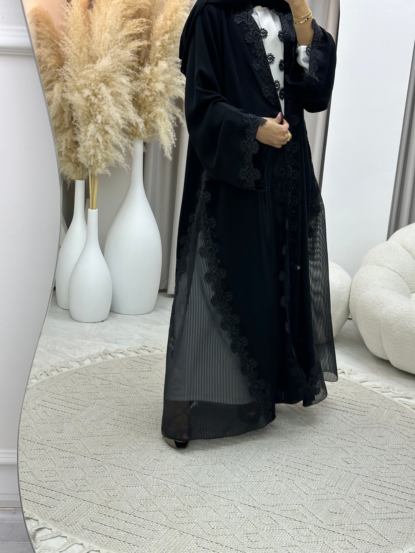 C 0472-01 Black Classic Lace Abaya