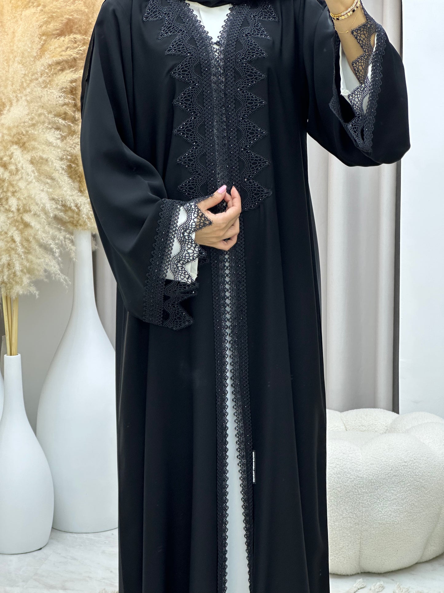 C 0473 Black Classic Lace Abaya