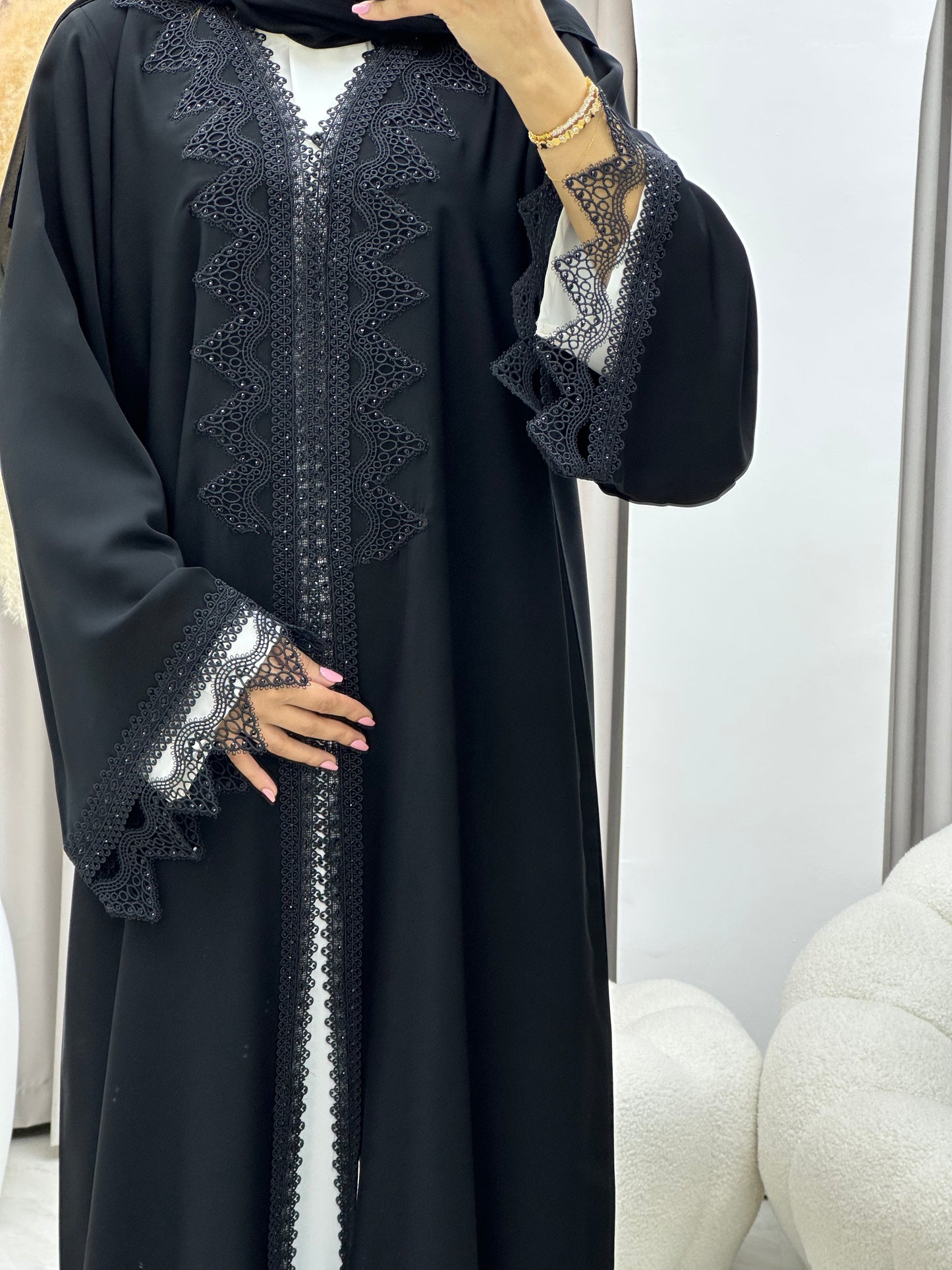 C 0473 Black Classic Lace Abaya