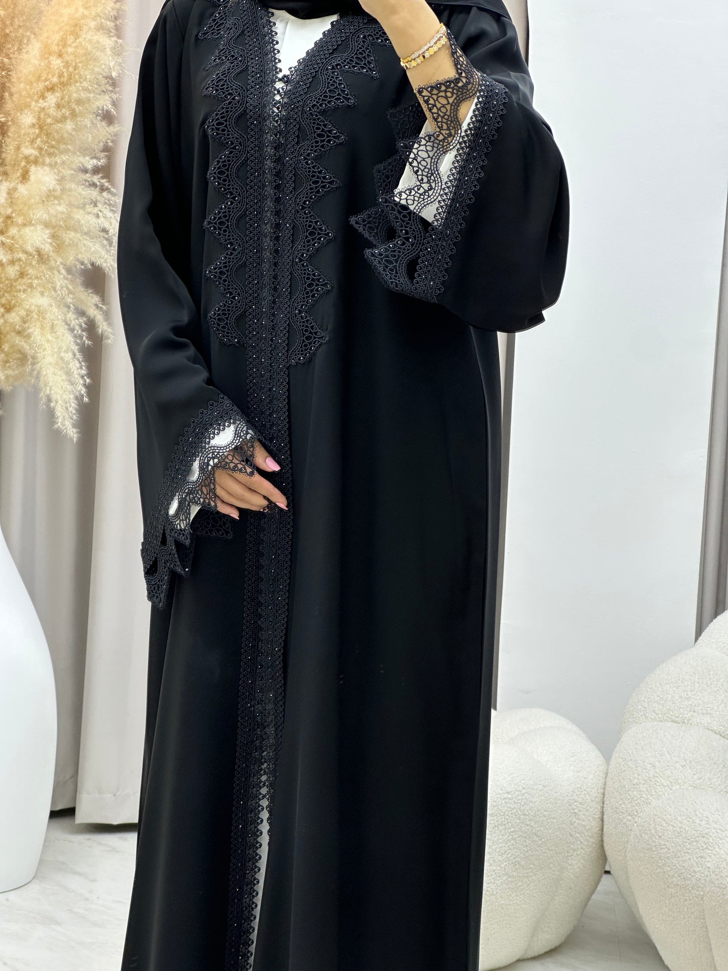 C 0473 Black Classic Lace Abaya