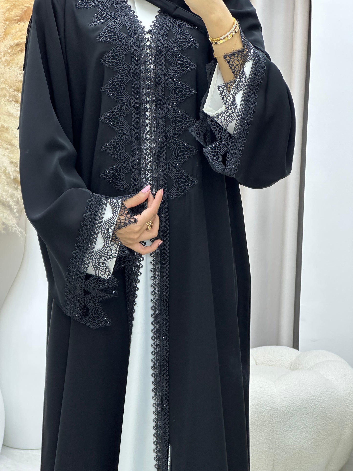 C 0473 Black Classic Lace Abaya