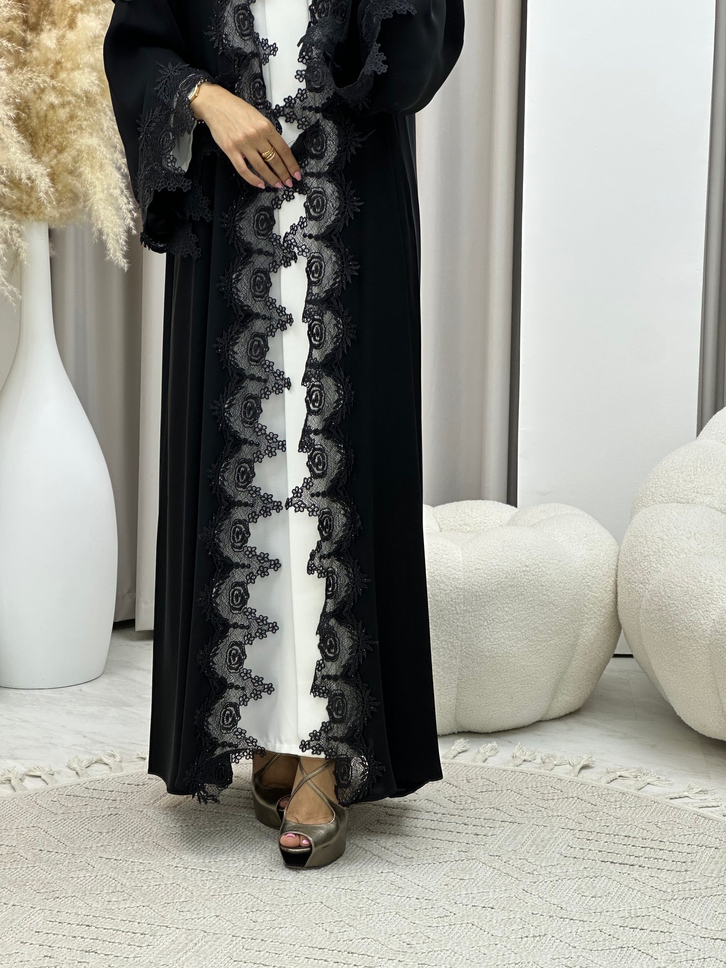 C 0475 Black Classic Lace Abaya