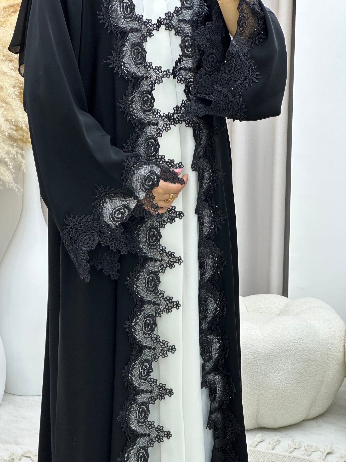 C 0475 Black Classic Lace Abaya