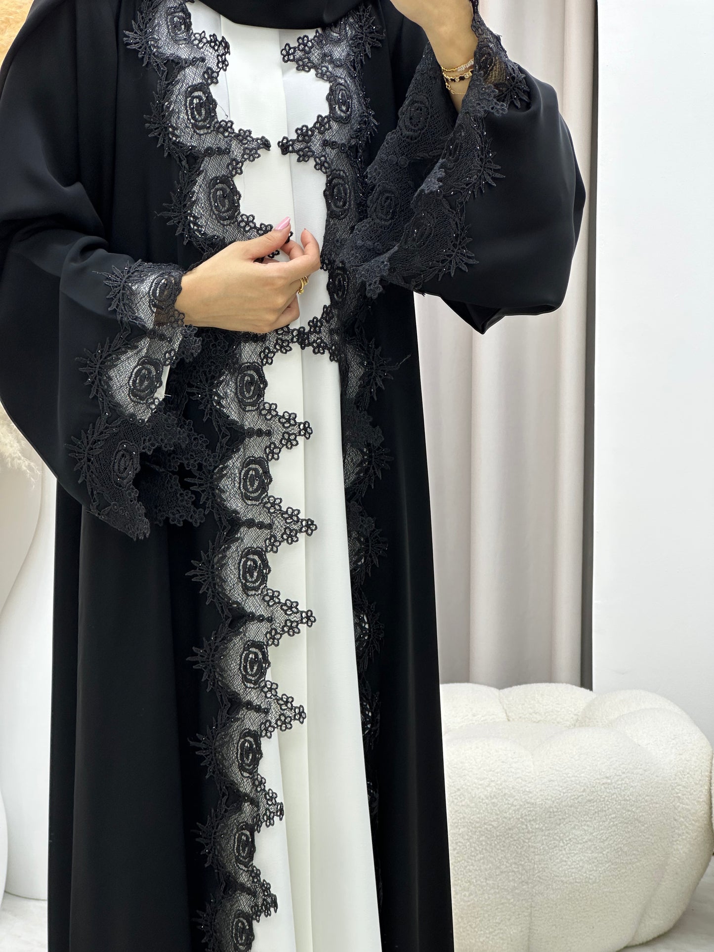 C 0475 Black Classic Lace Abaya