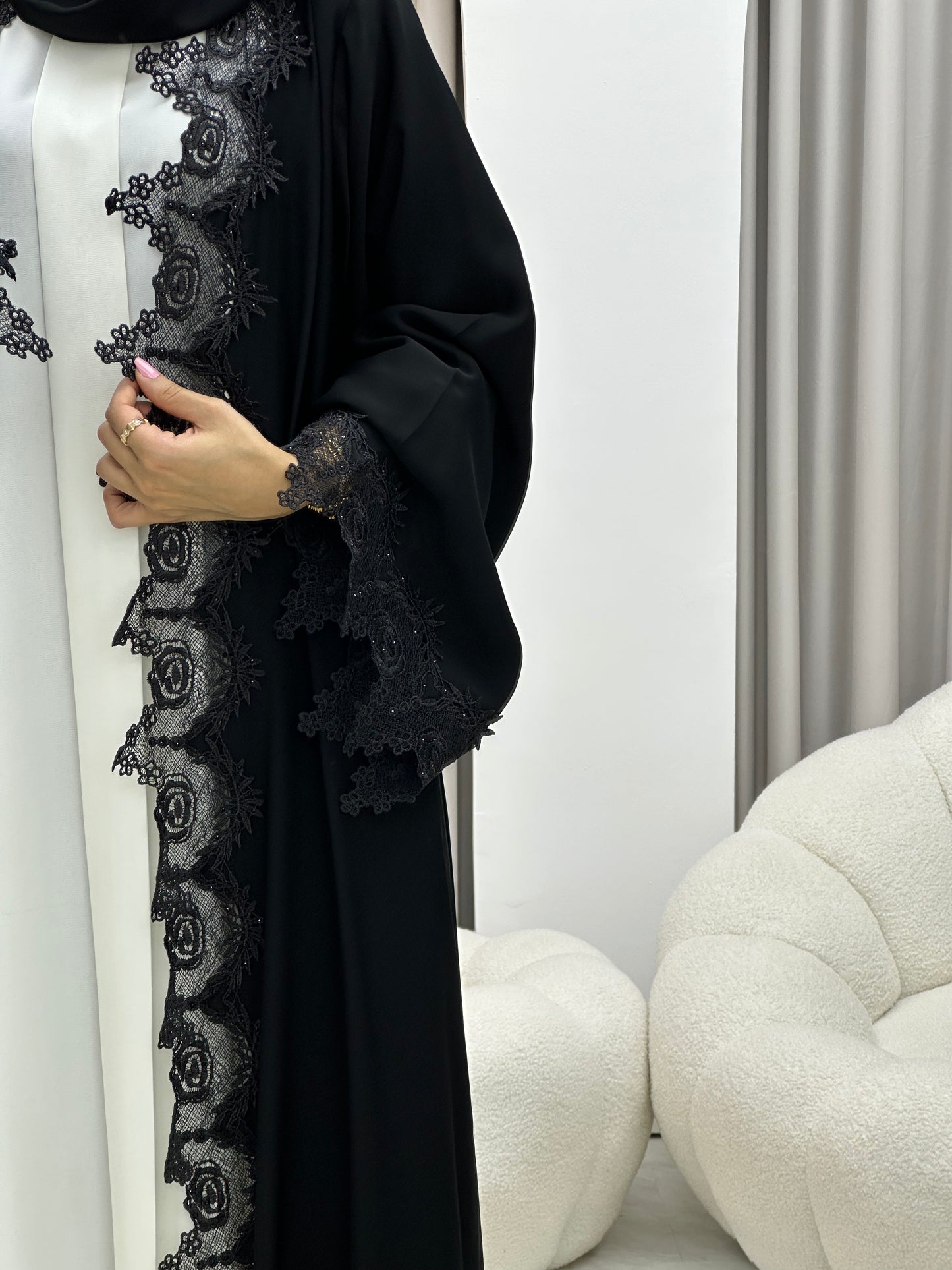 C 0475 Black Classic Lace Abaya