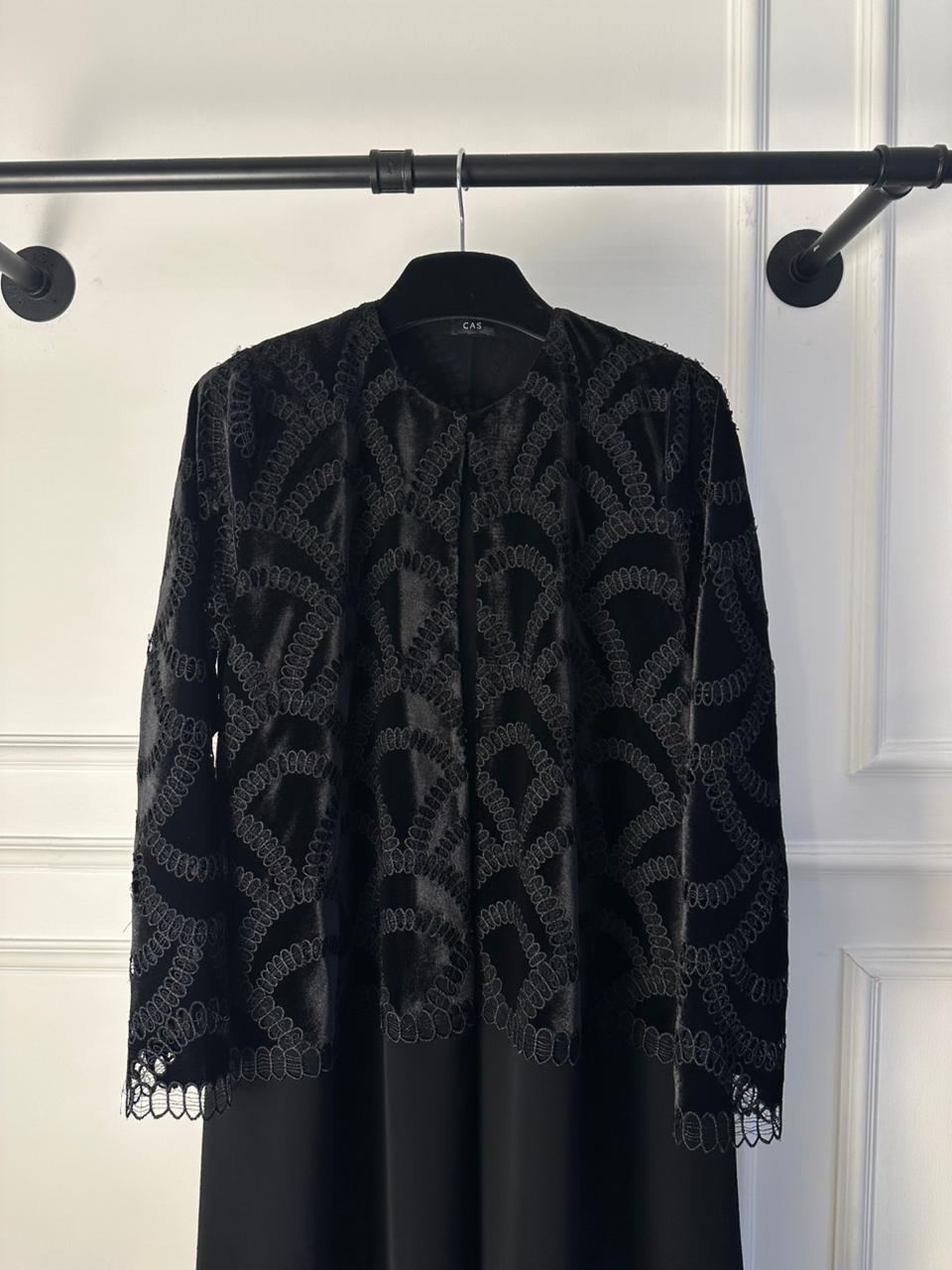 C 1886 Black Velvet Dantel Abaya