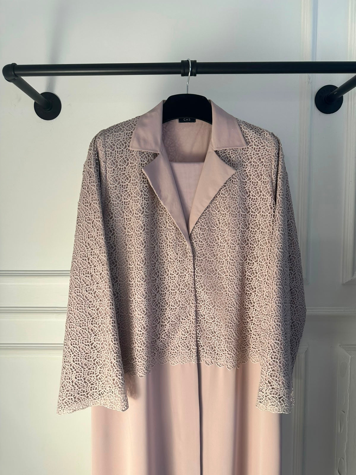 C 2240-02 Mauve Dantel Abaya