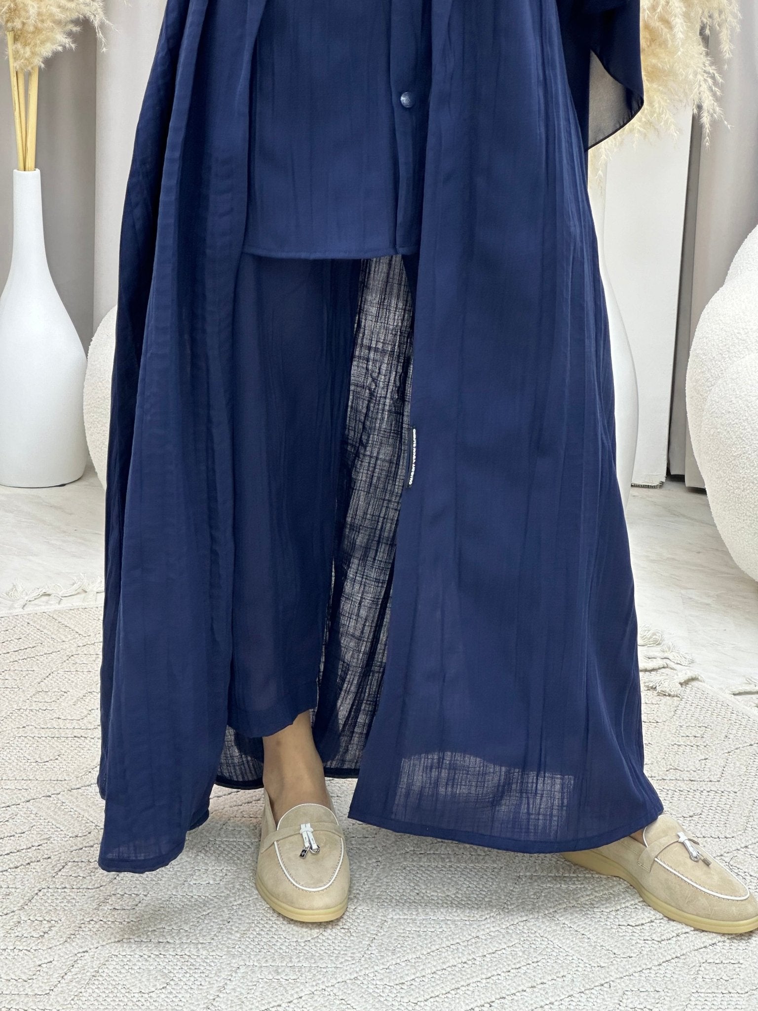 C 0008 - 01 Blue Summer Pleated Linen Travel Set