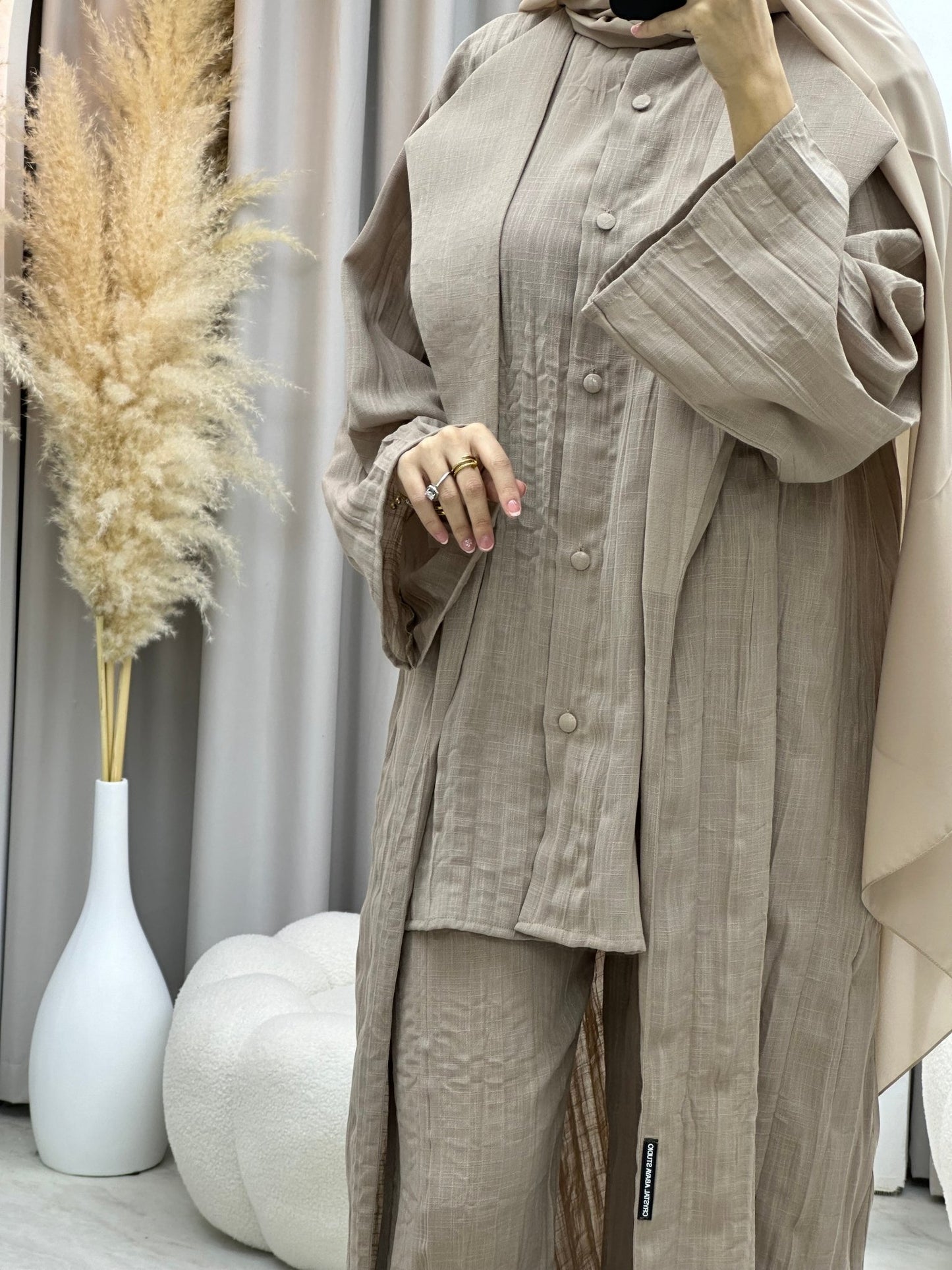 C 0008 - 02 Tan Summer Pleated Linen Travel Set