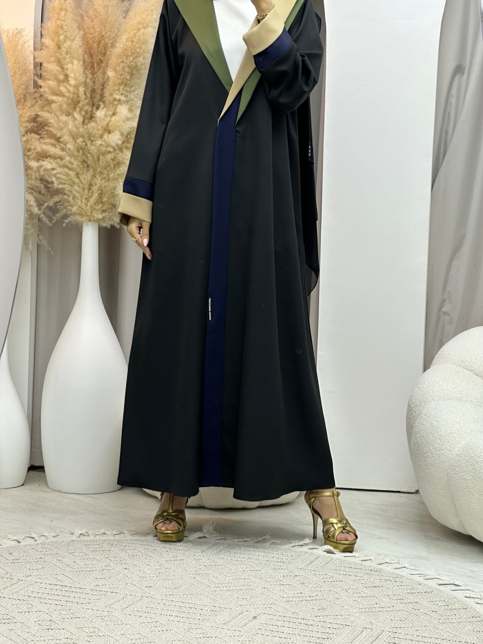 C 0064 Black Abaya