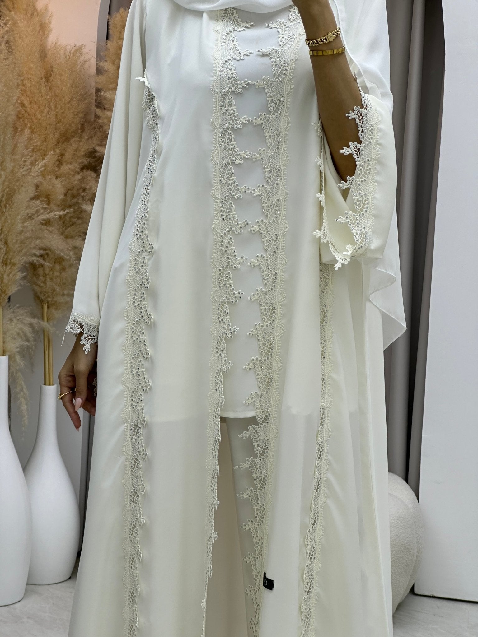 C 0080 White Lace Abaya