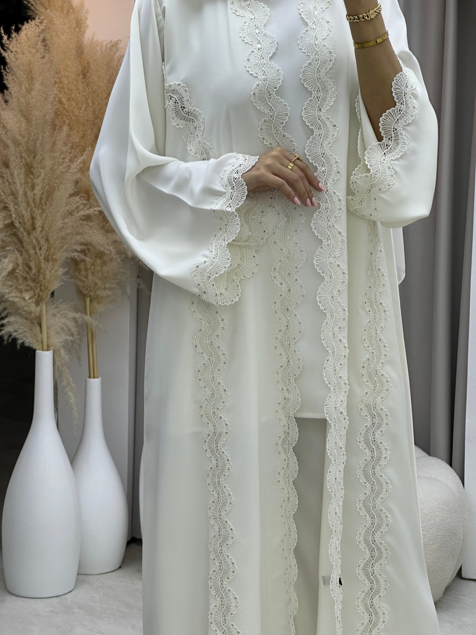 C 0081 White Lace Abaya