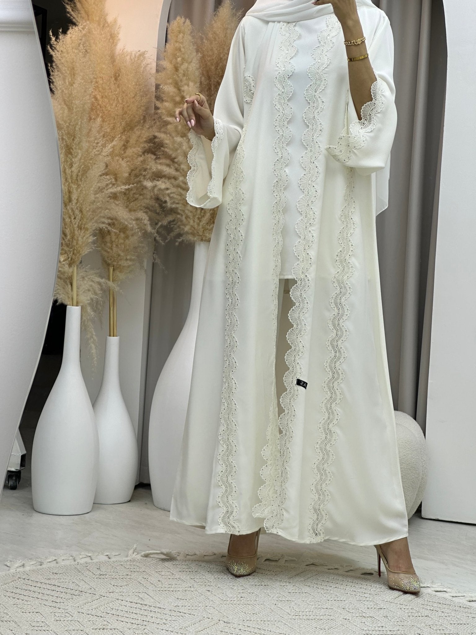 C 0081 White Lace Abaya