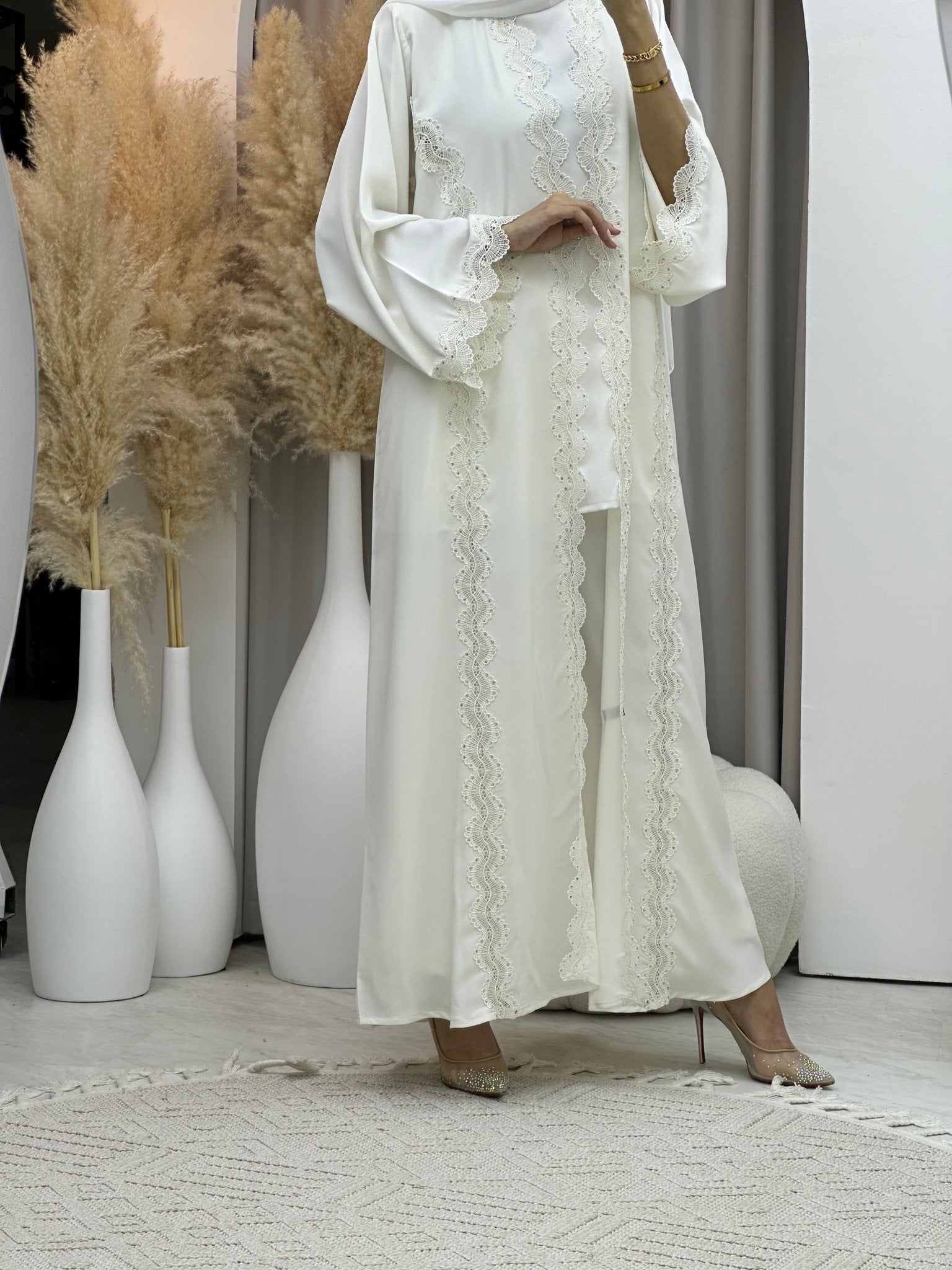 C 0081 White Lace Abaya