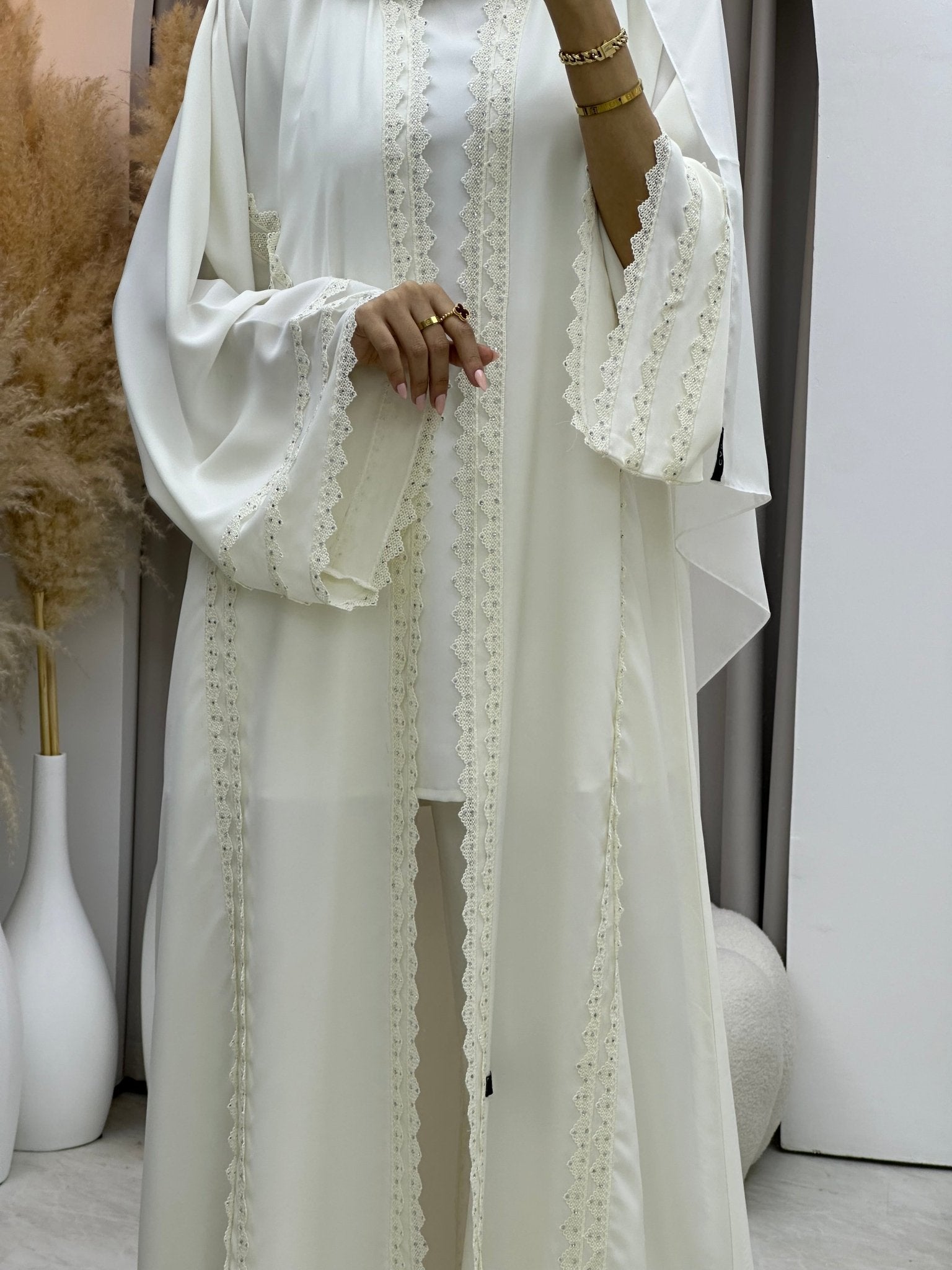 C 0082 White Lace Abaya