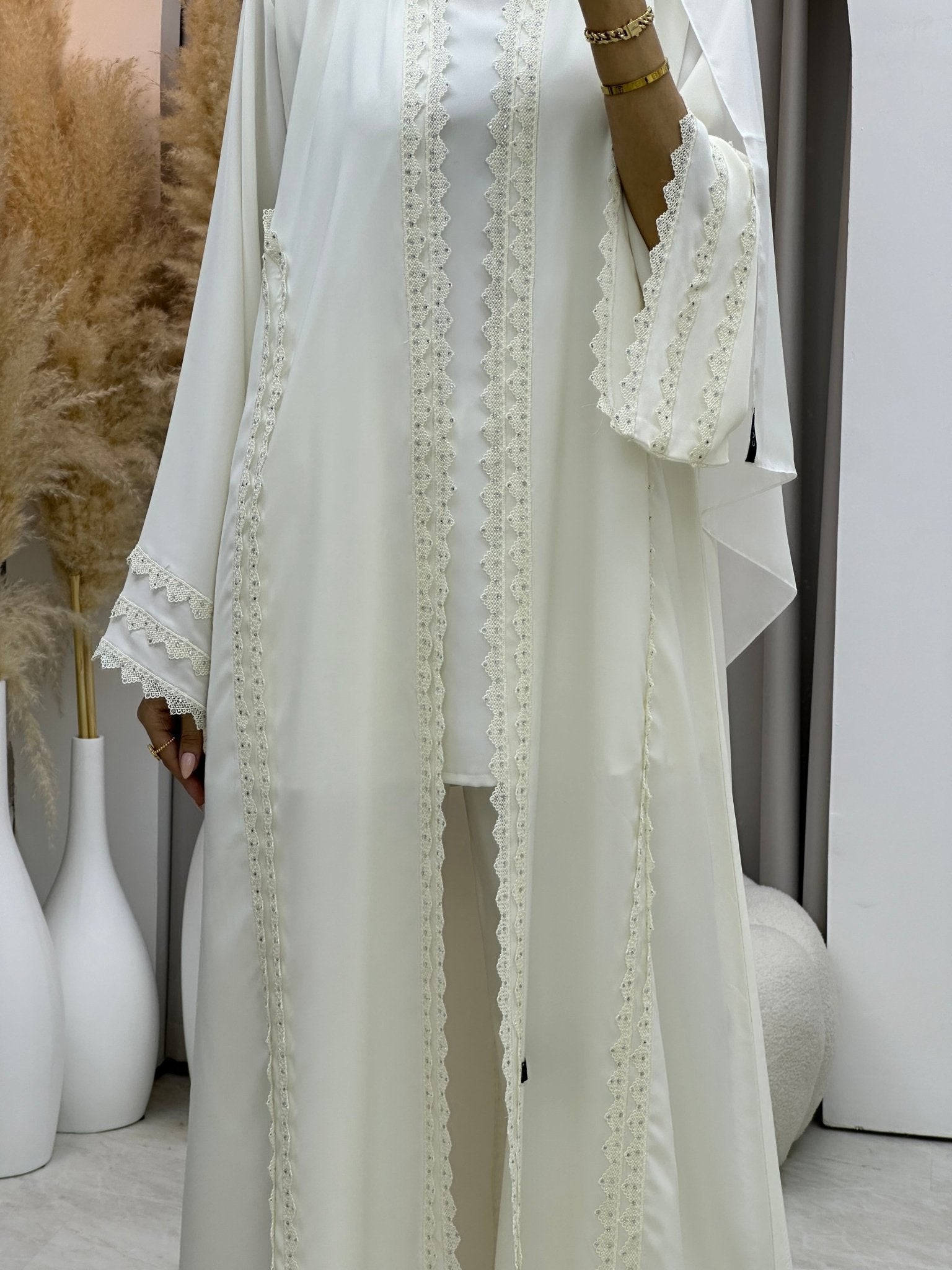 C 0082 White Lace Abaya