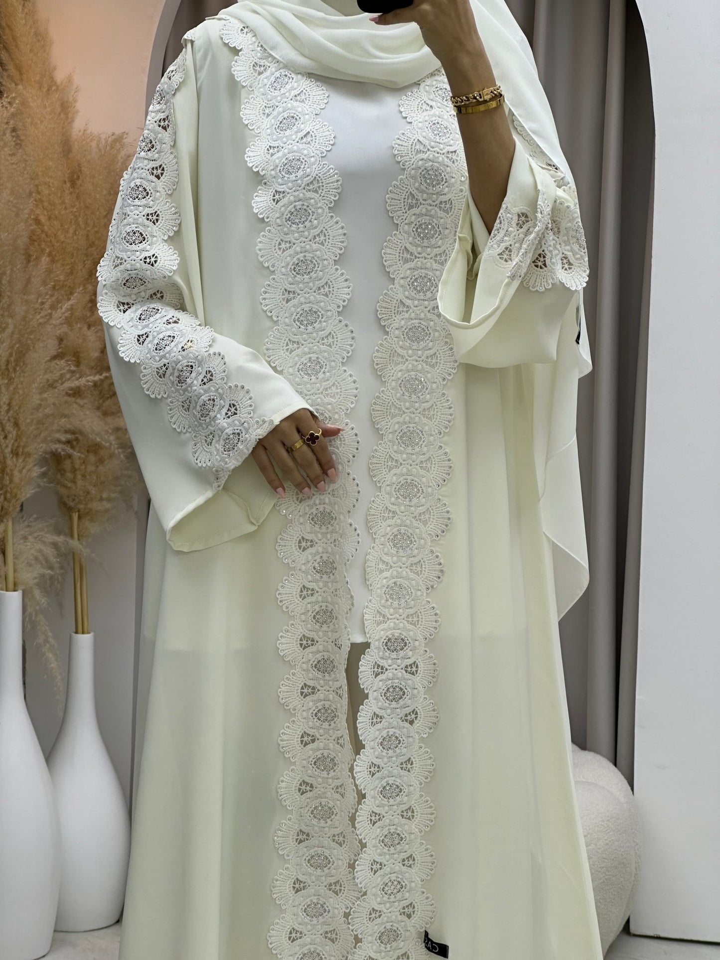 C 0086 Off White Lace Abaya