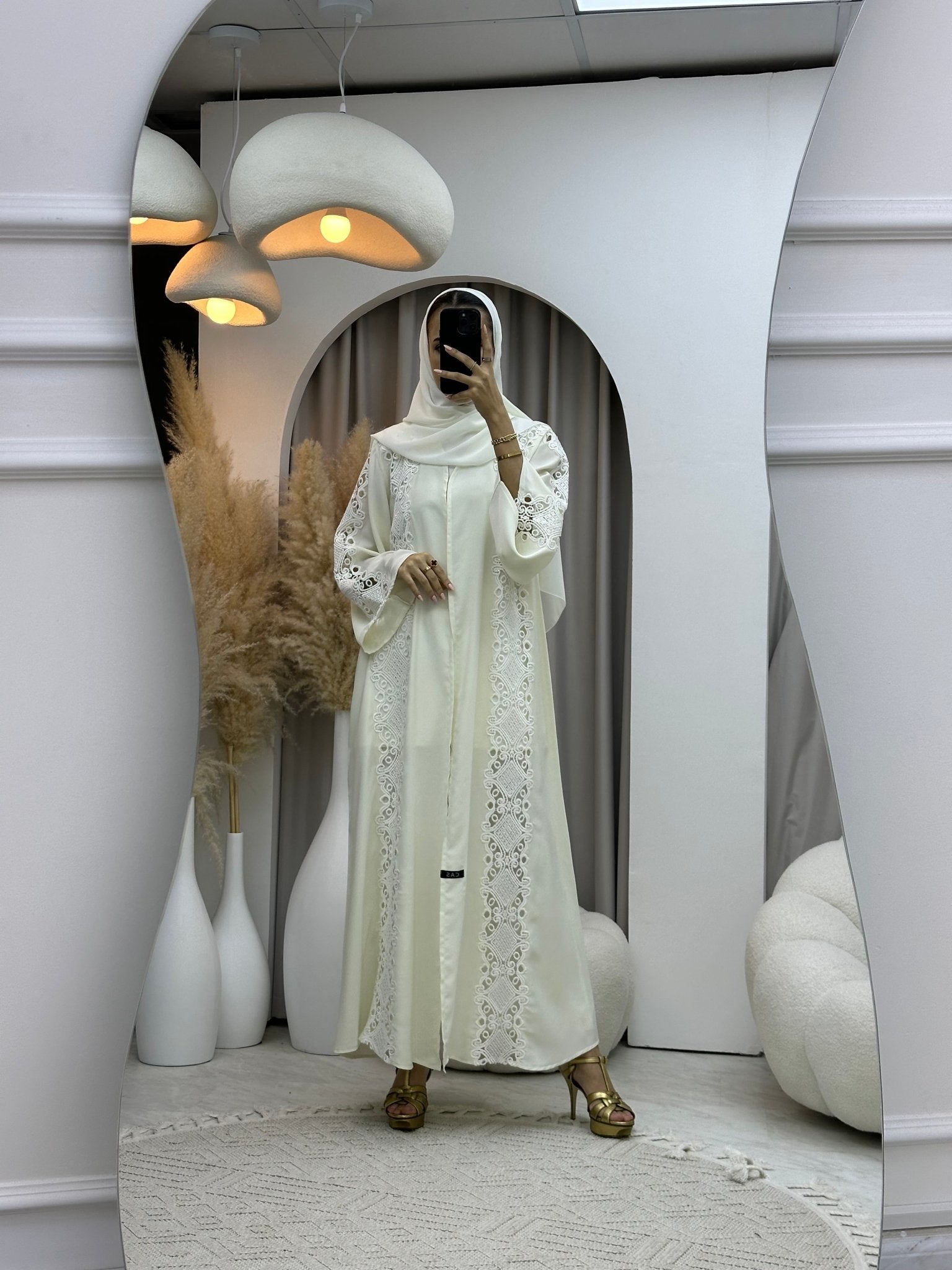 C 0087 Off White Lace Abaya