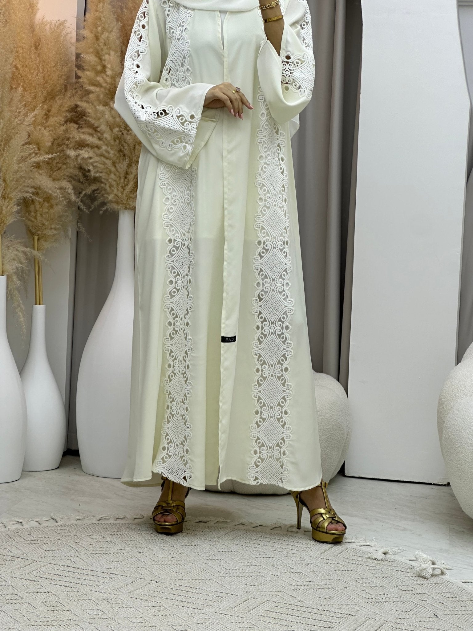 C 0087 Off White Lace Abaya