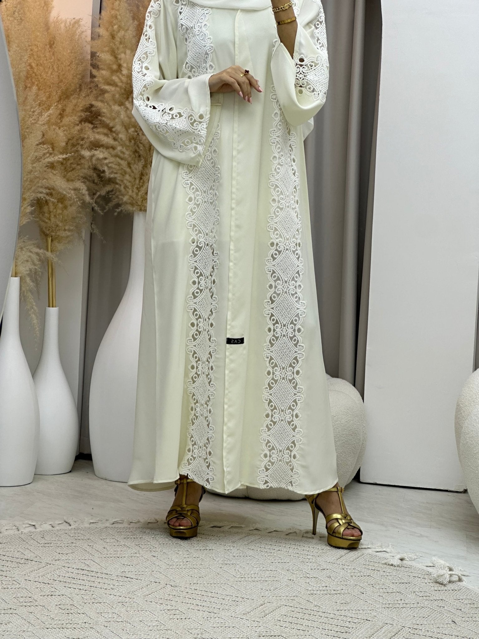 C 0087 Off White Lace Abaya