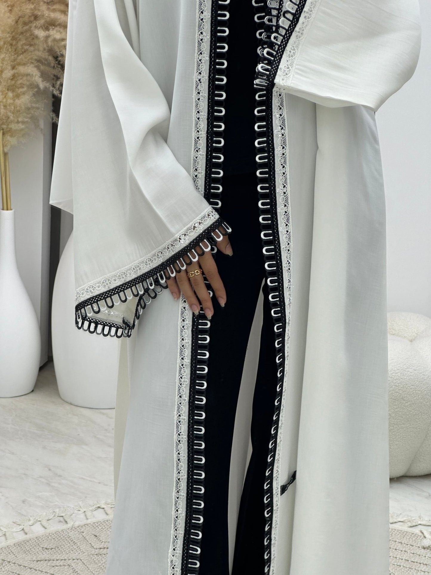 C 0090 Black White Lace Abaya