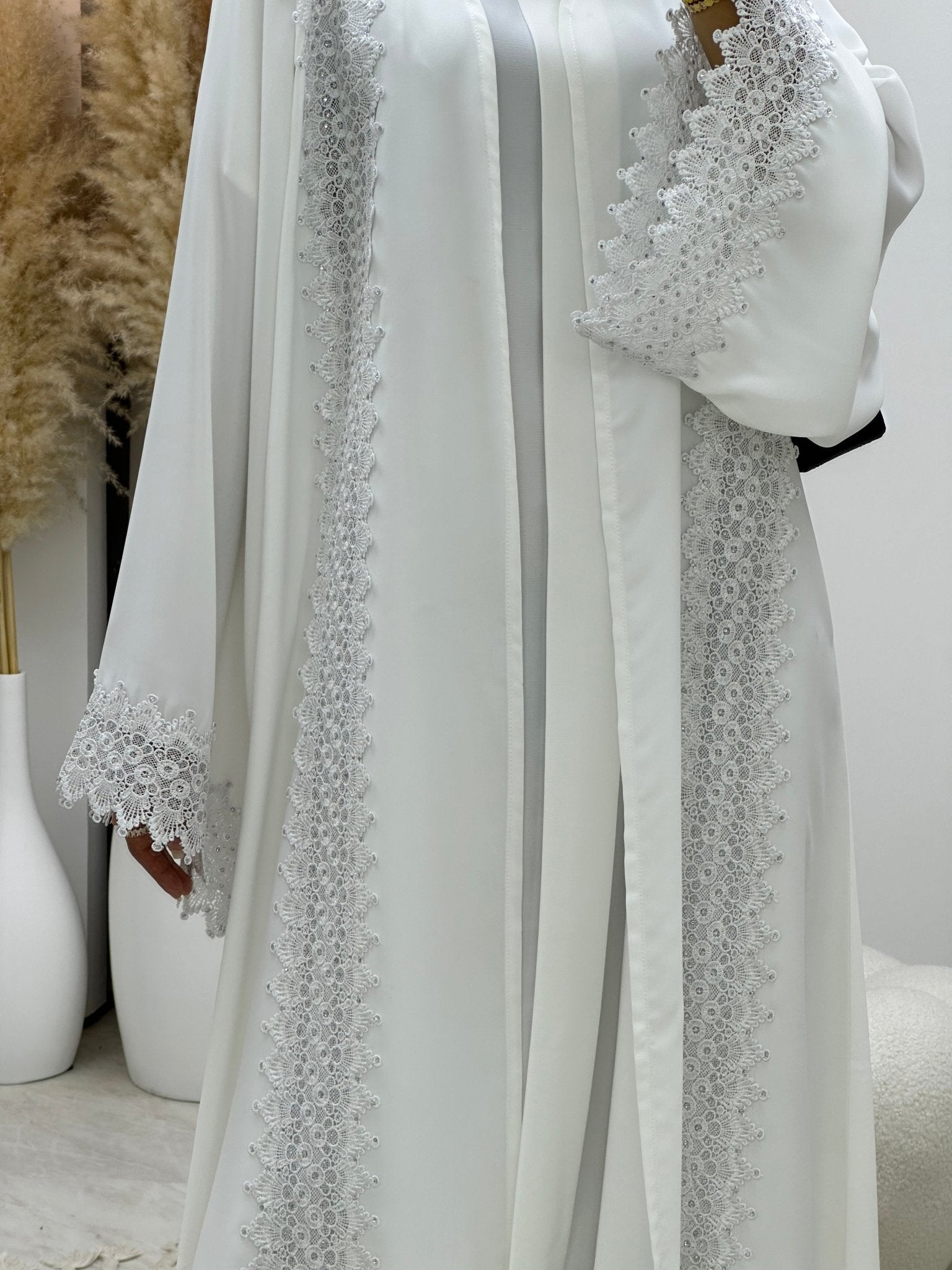 C 0101 White Lace Abaya