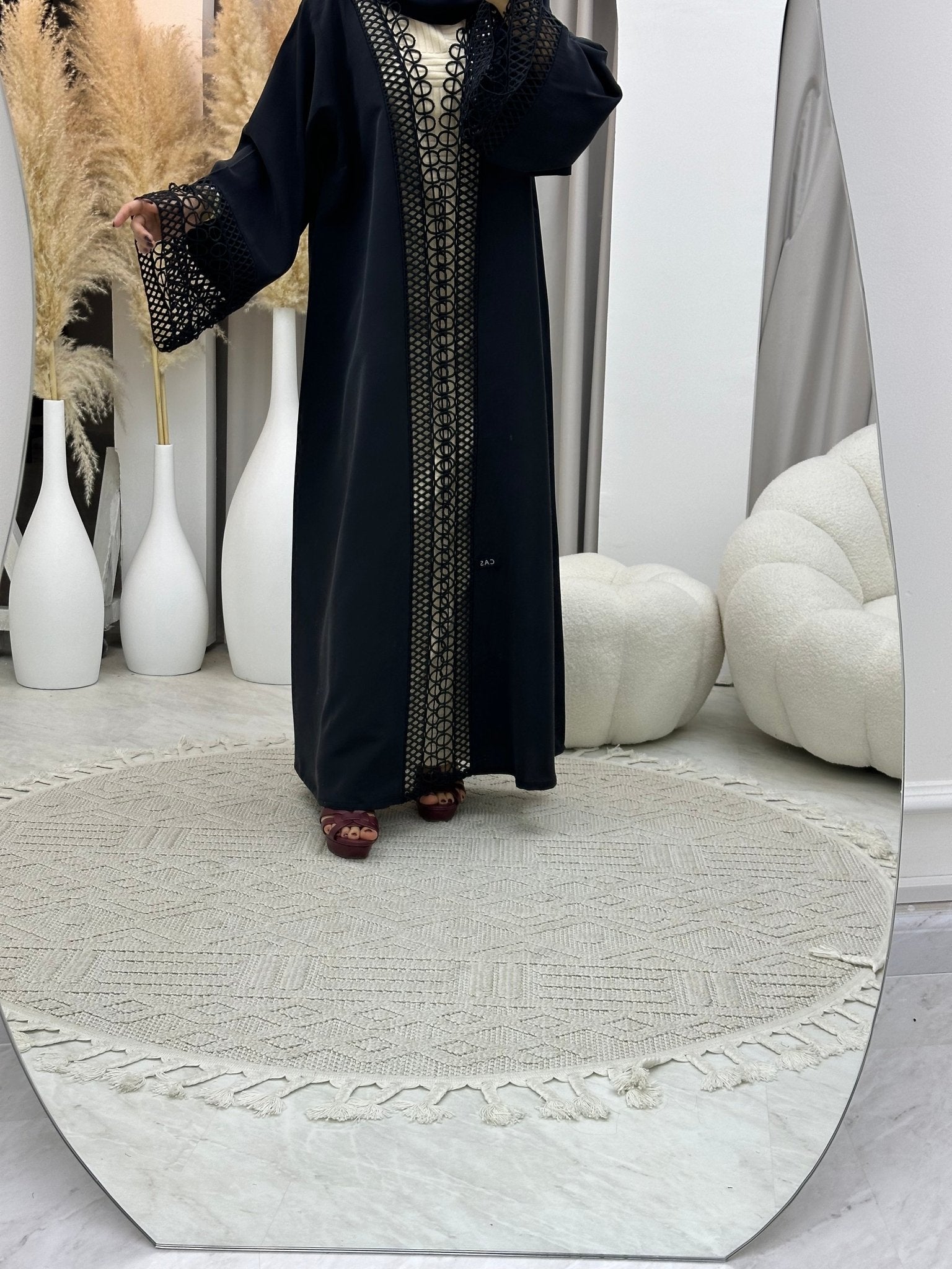 C 0110 Black Waves Lace Abaya