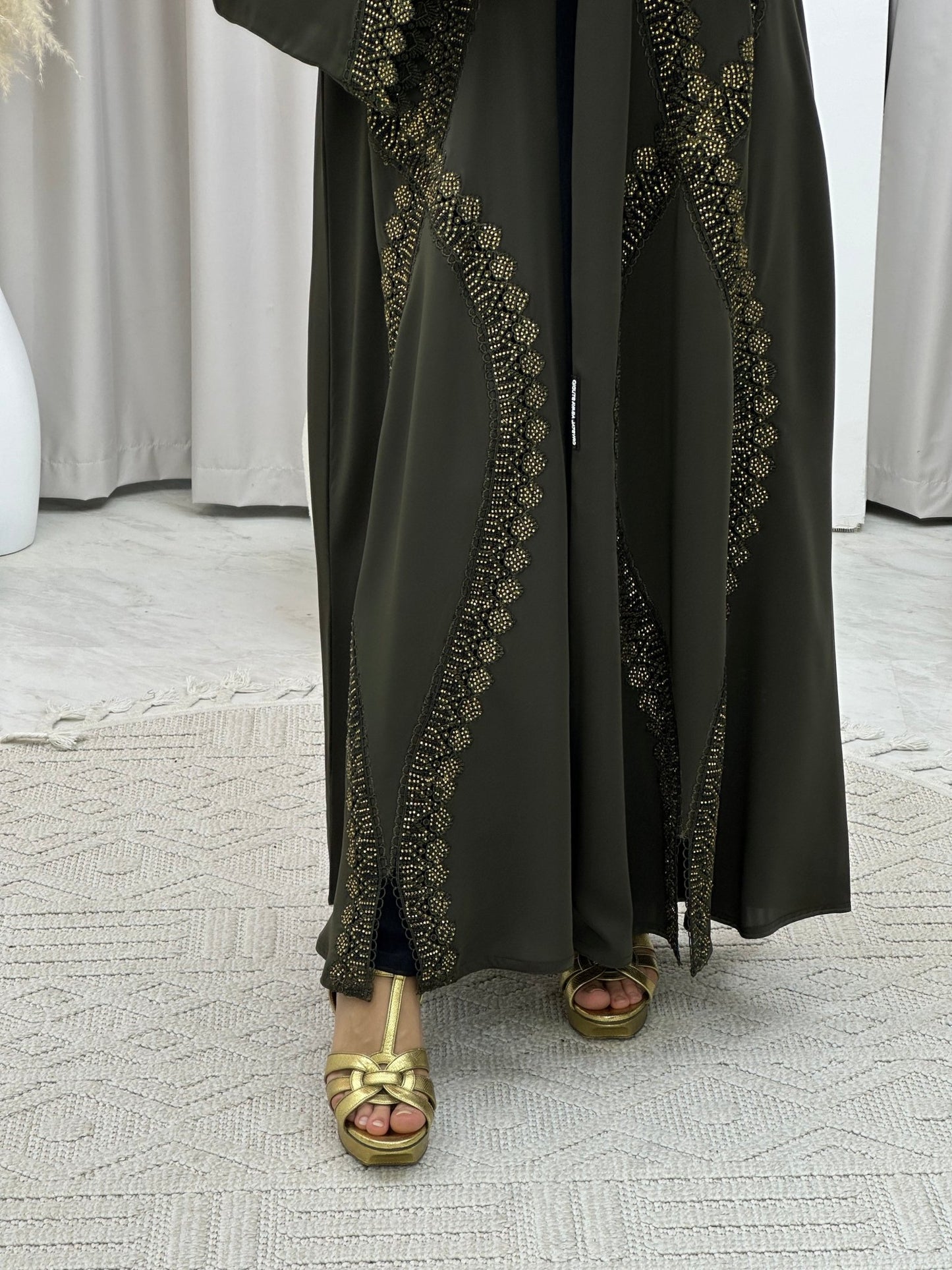 C 0124 Olive Lace Abaya