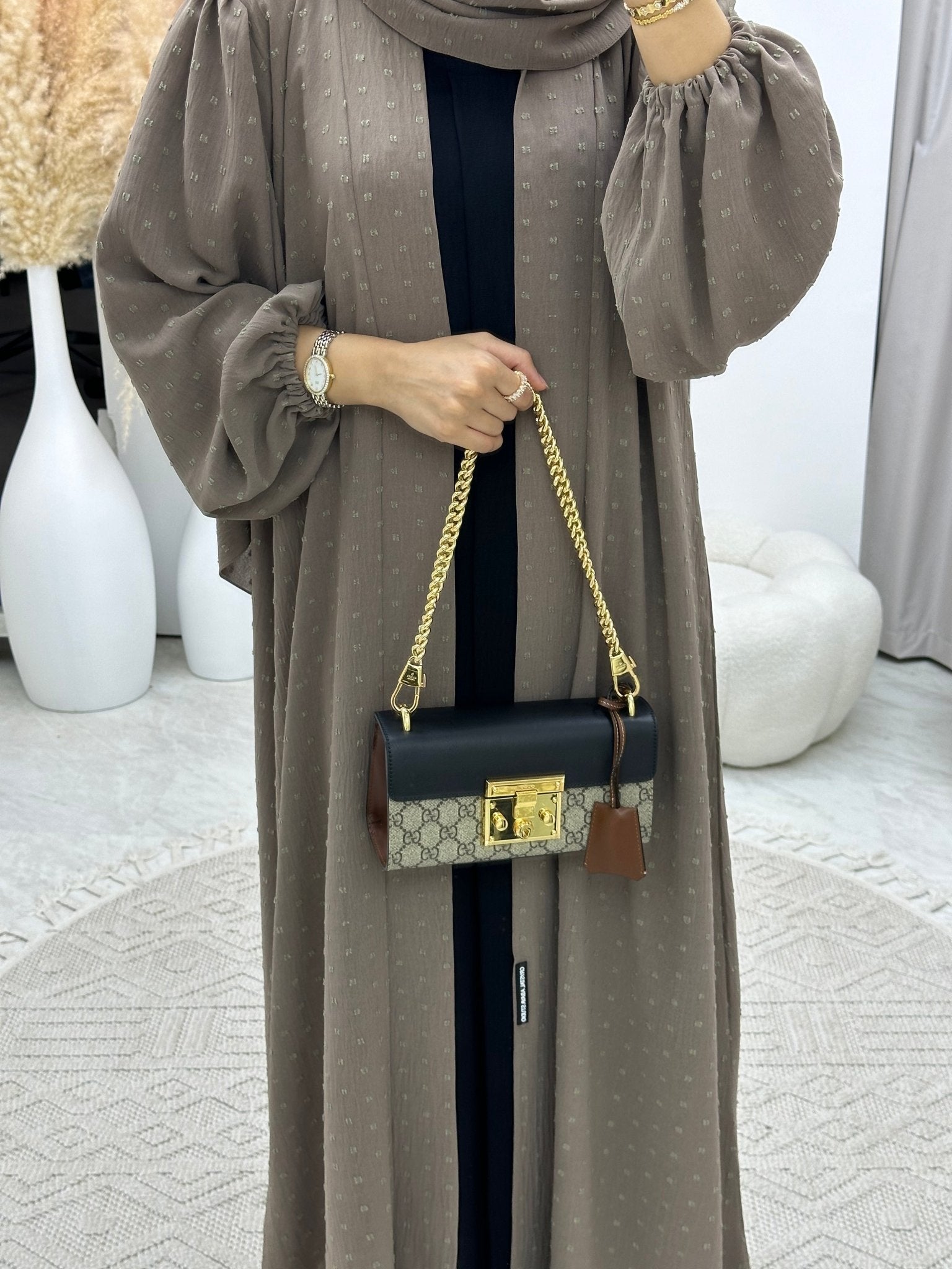 C 0134 - 01 Tan Dots Abaya