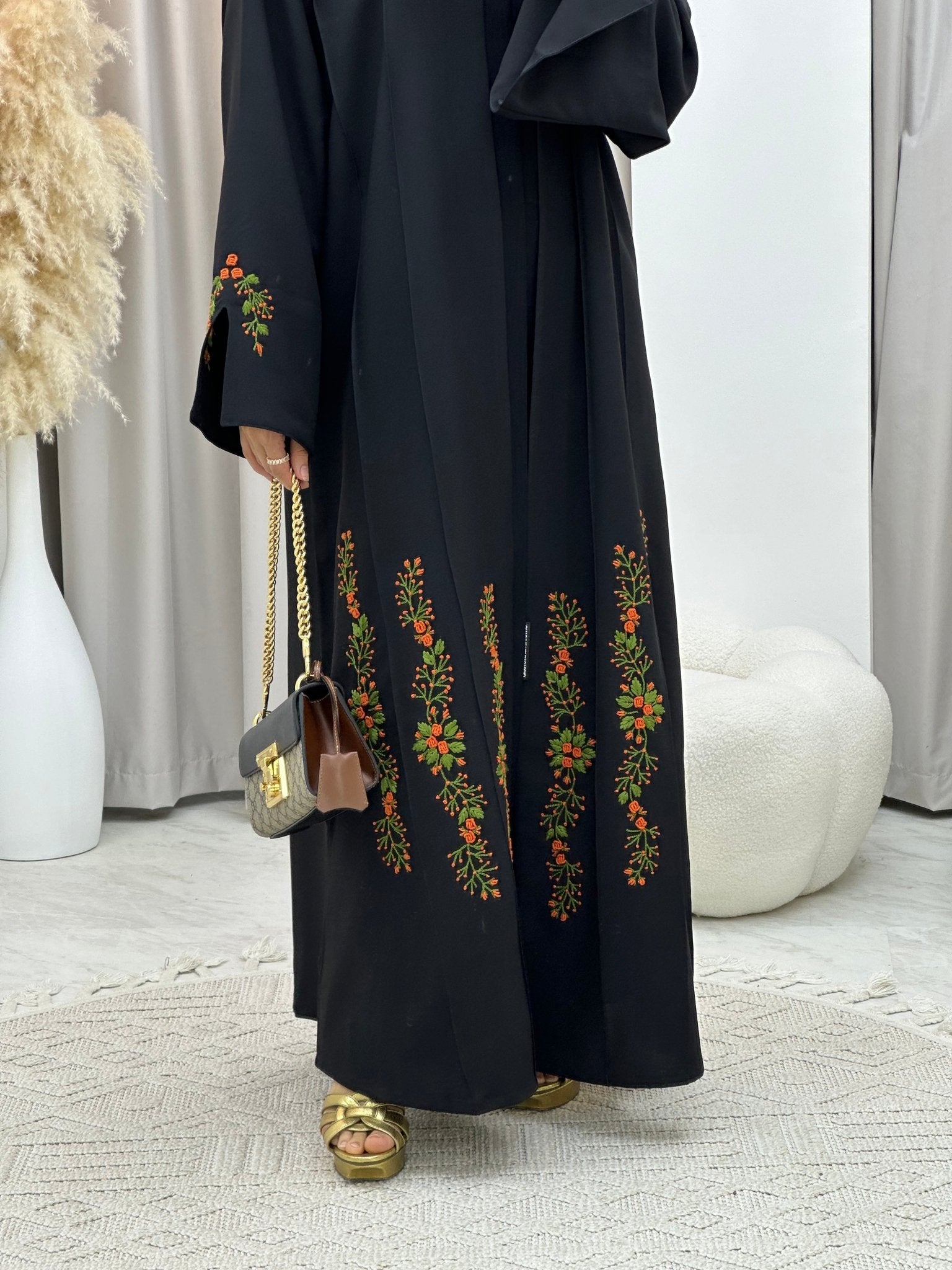 C 0135 - 01 Black Embroidery Abaya