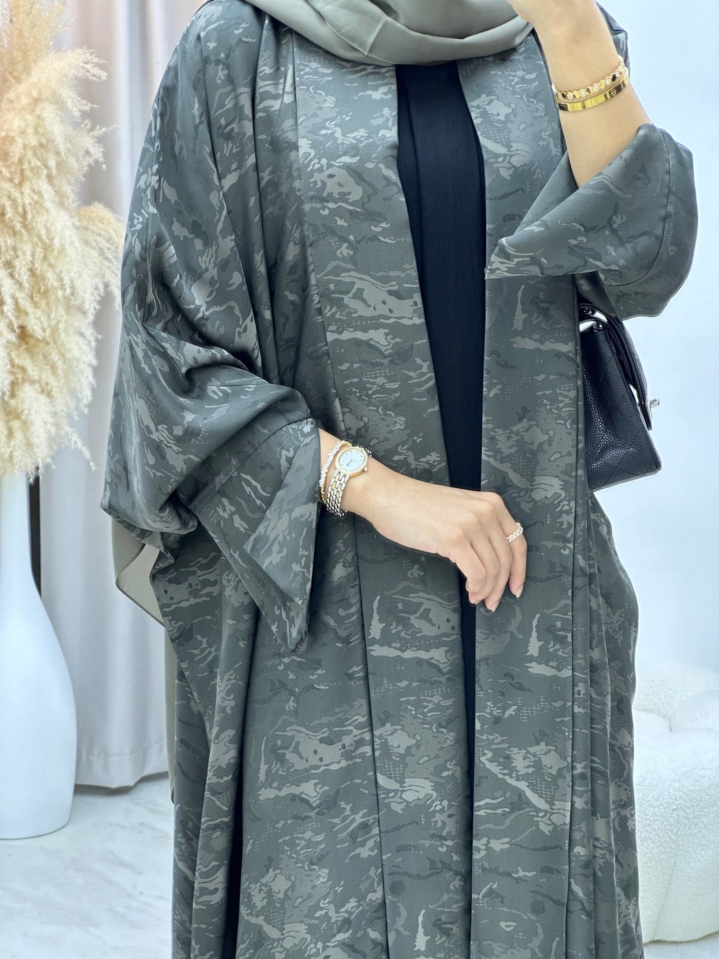 C 0158 - 02 Army Camo Bisht Abaya