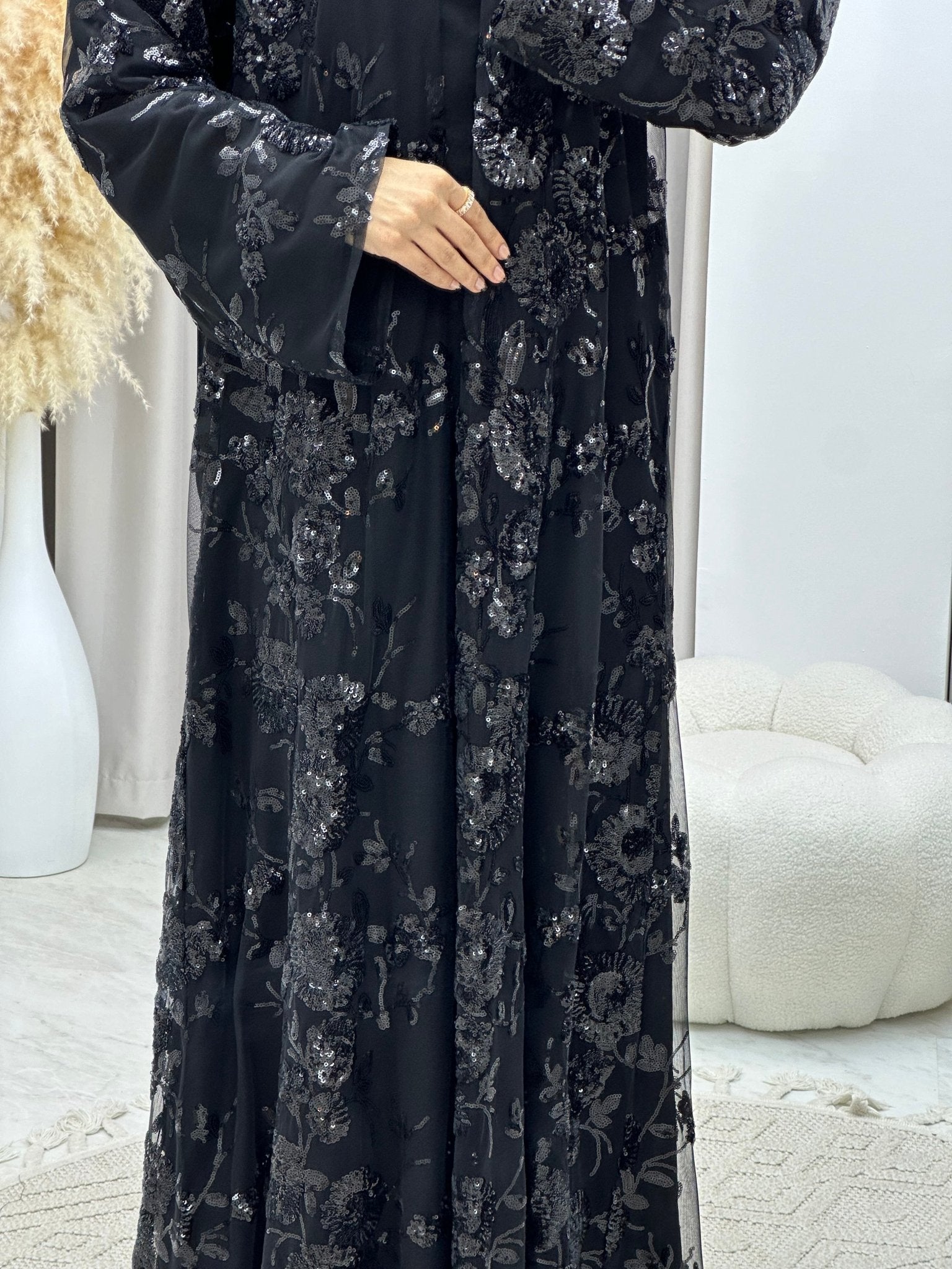 C 0168 Dantel Black Abaya