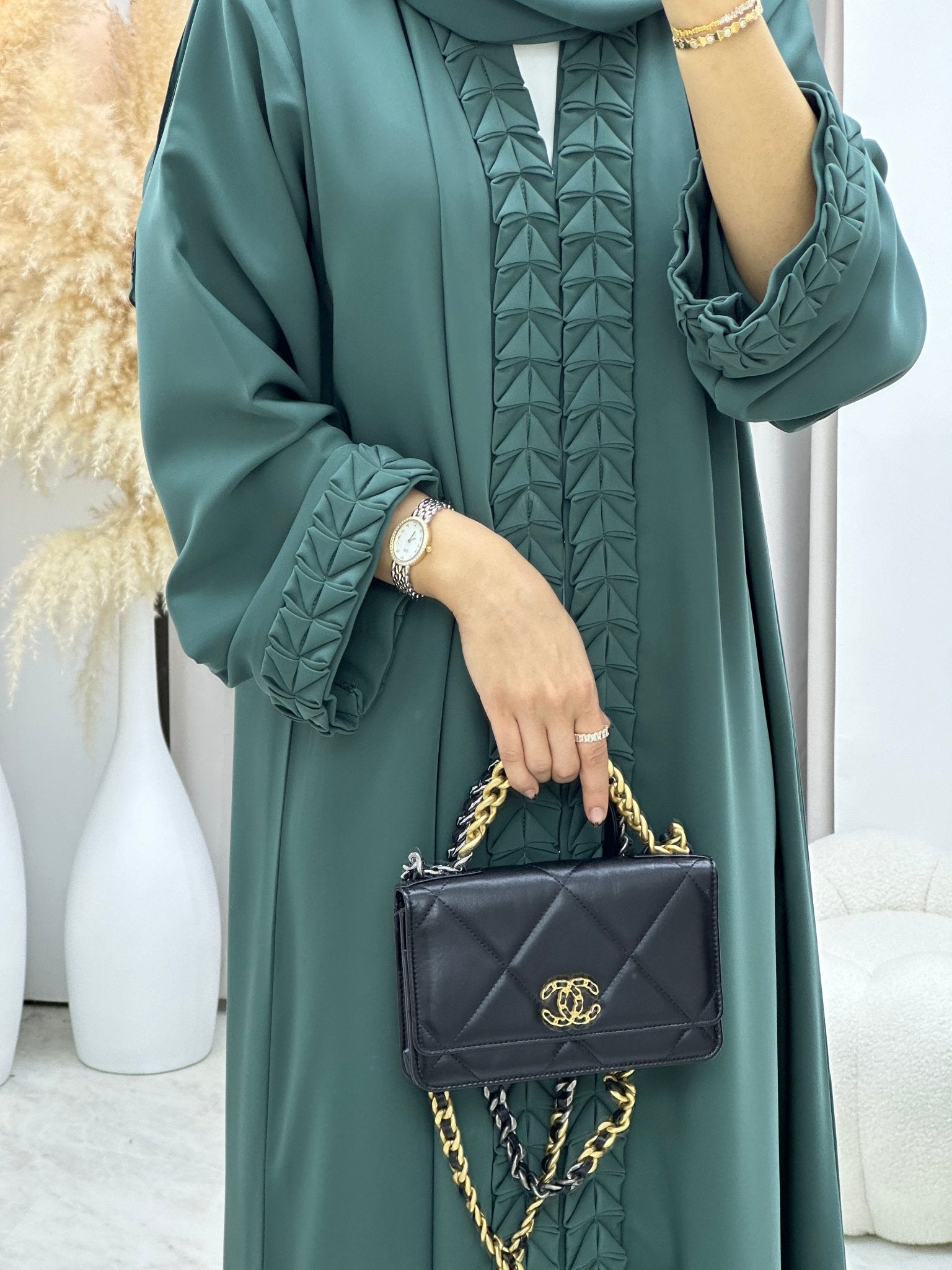 C 0172 Triangle Green Abaya