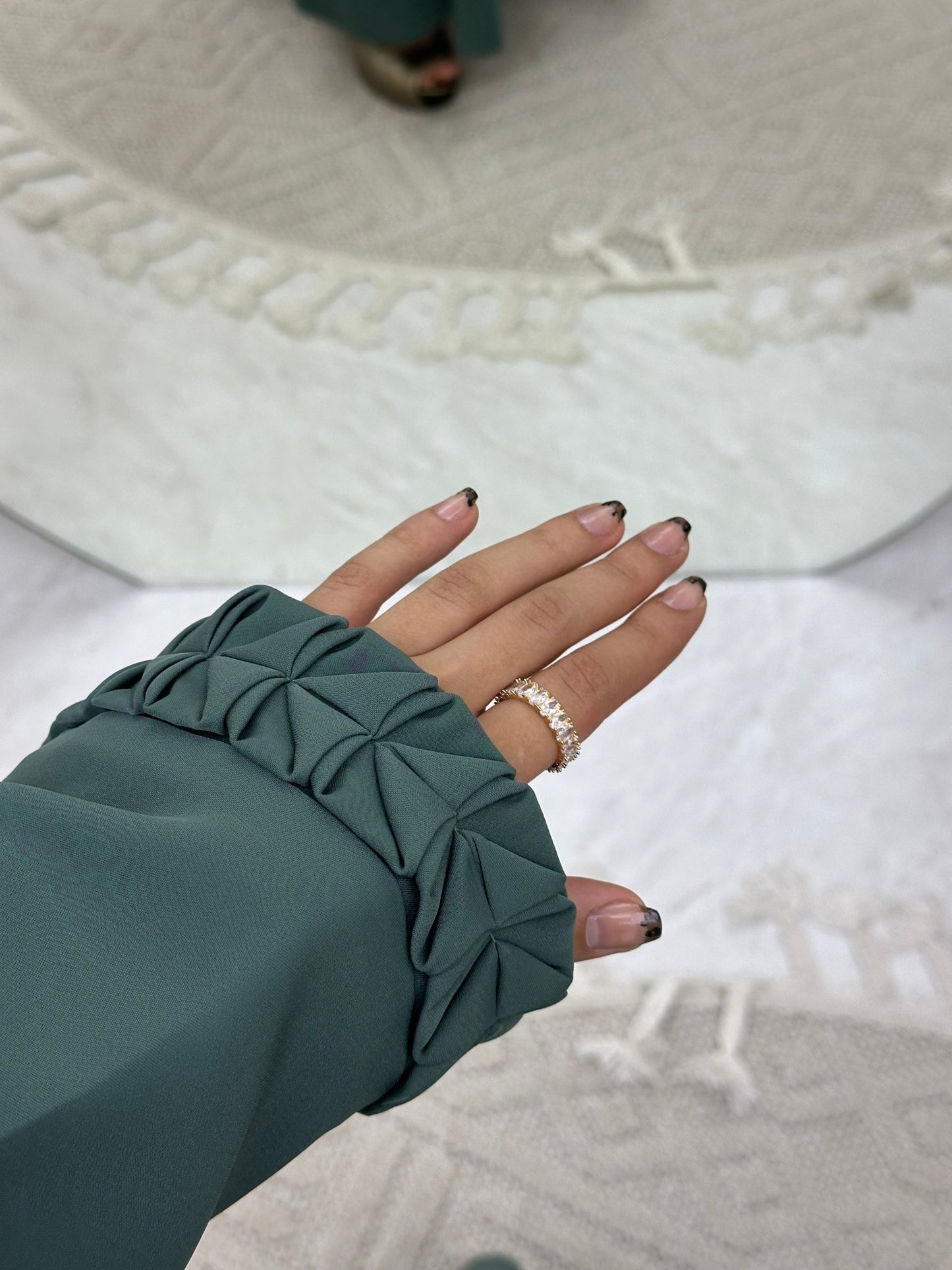 C 0172 Triangle Green Abaya