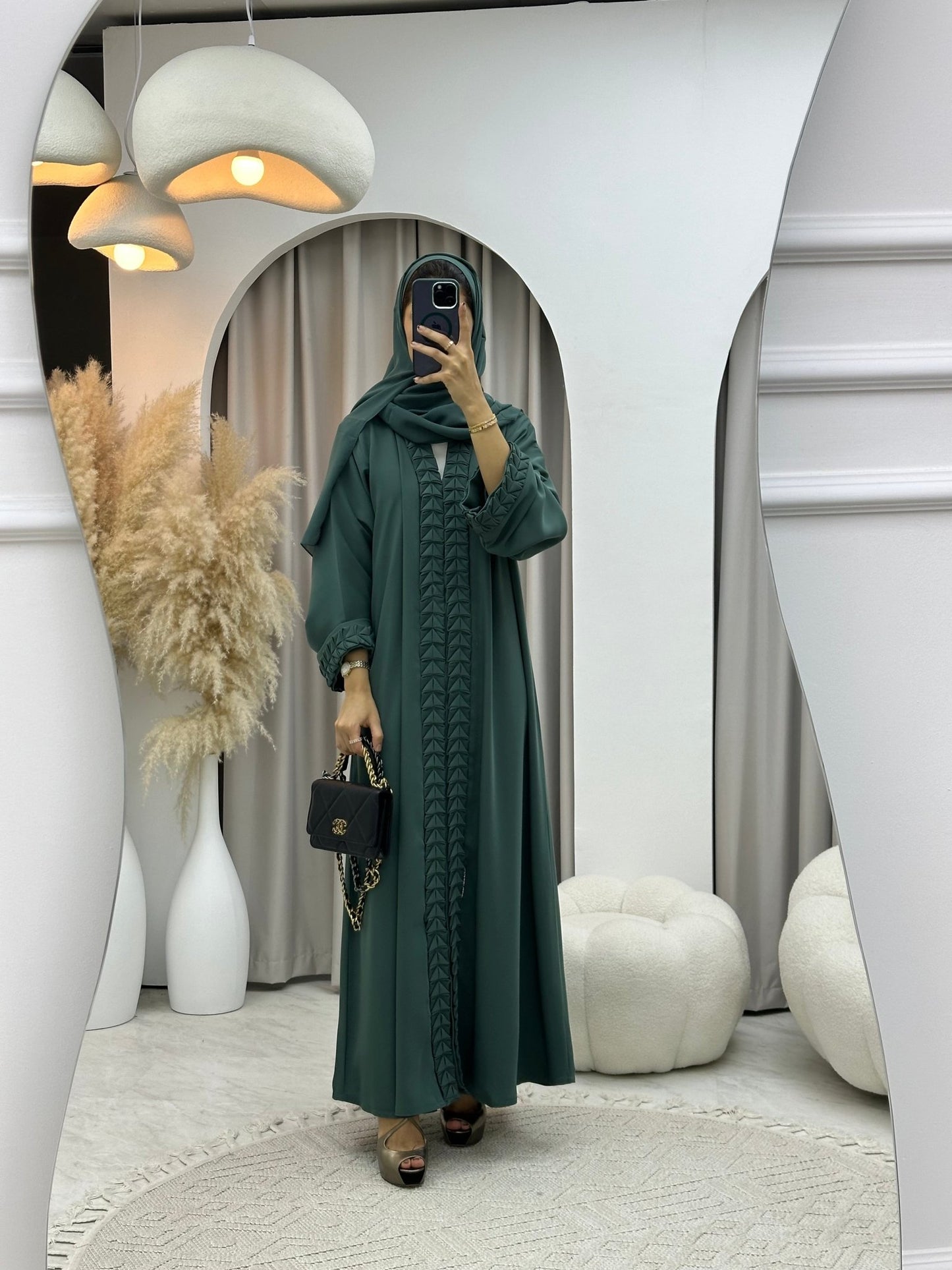 C 0172 Triangle Green Abaya