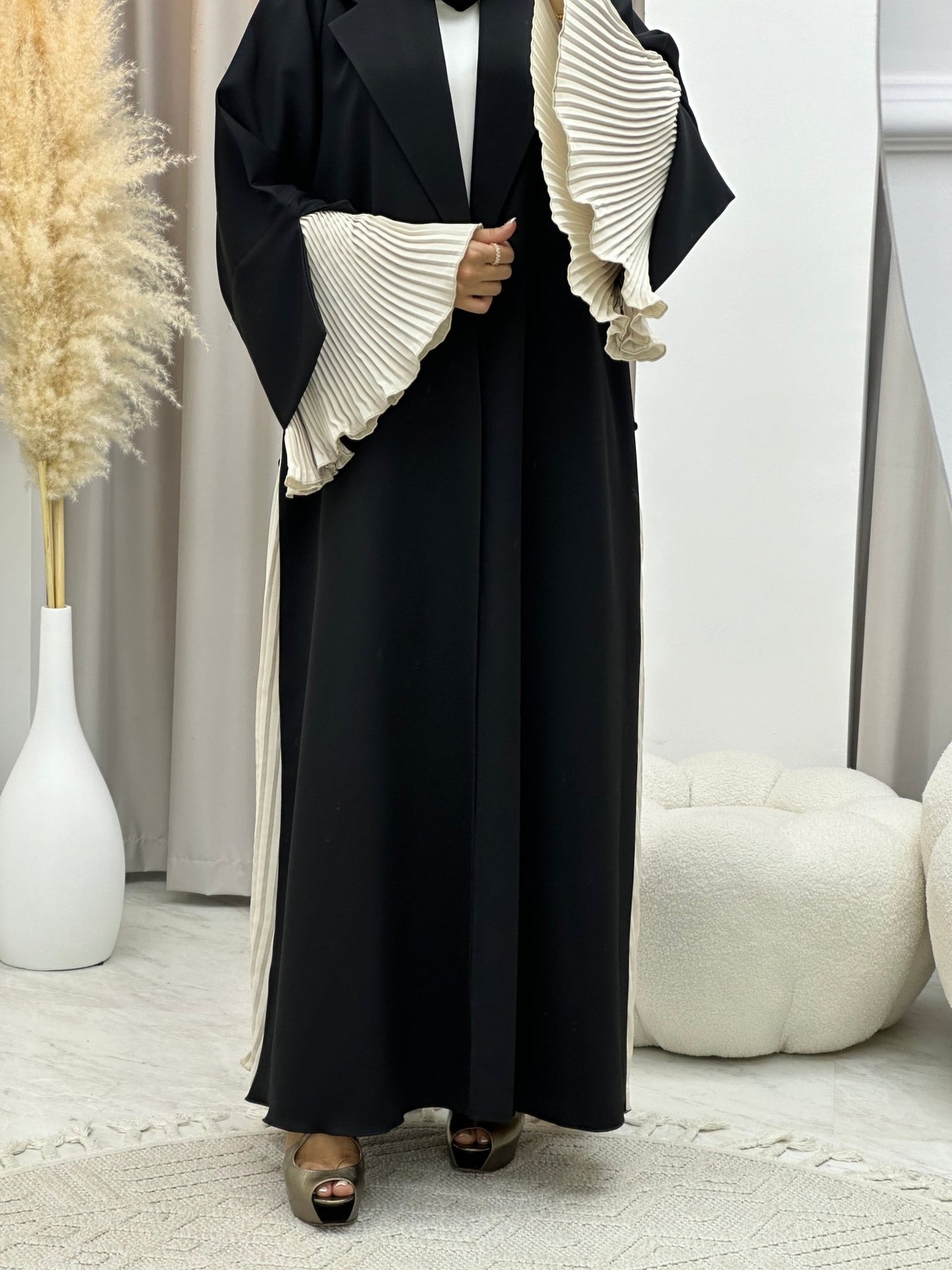 C 0184 Beige Black Pleated Abaya