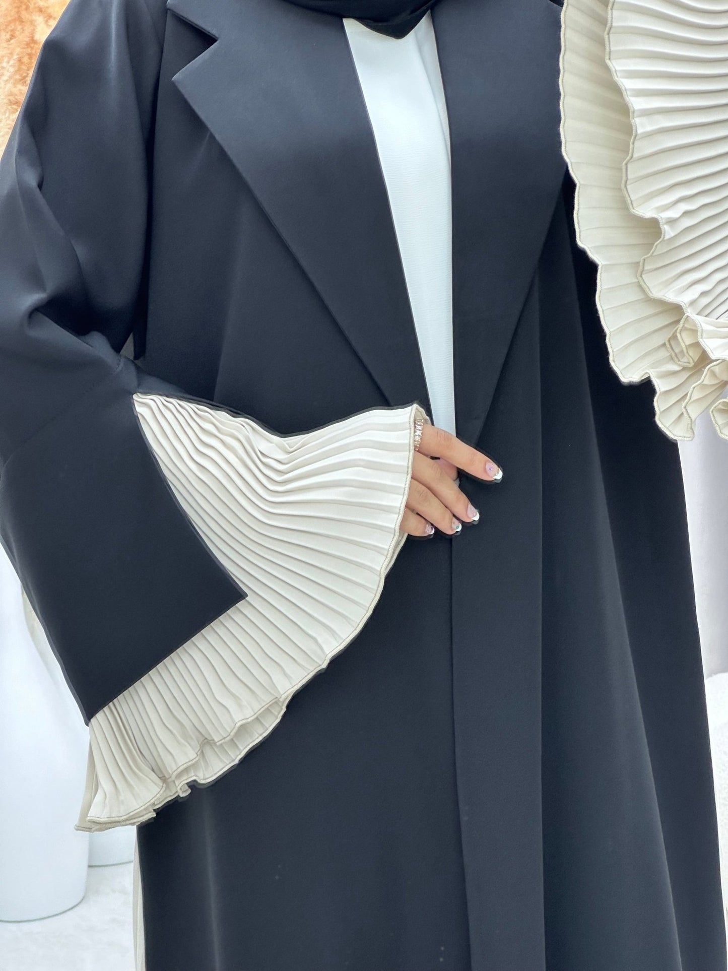 C 0184 Beige Black Pleated Abaya