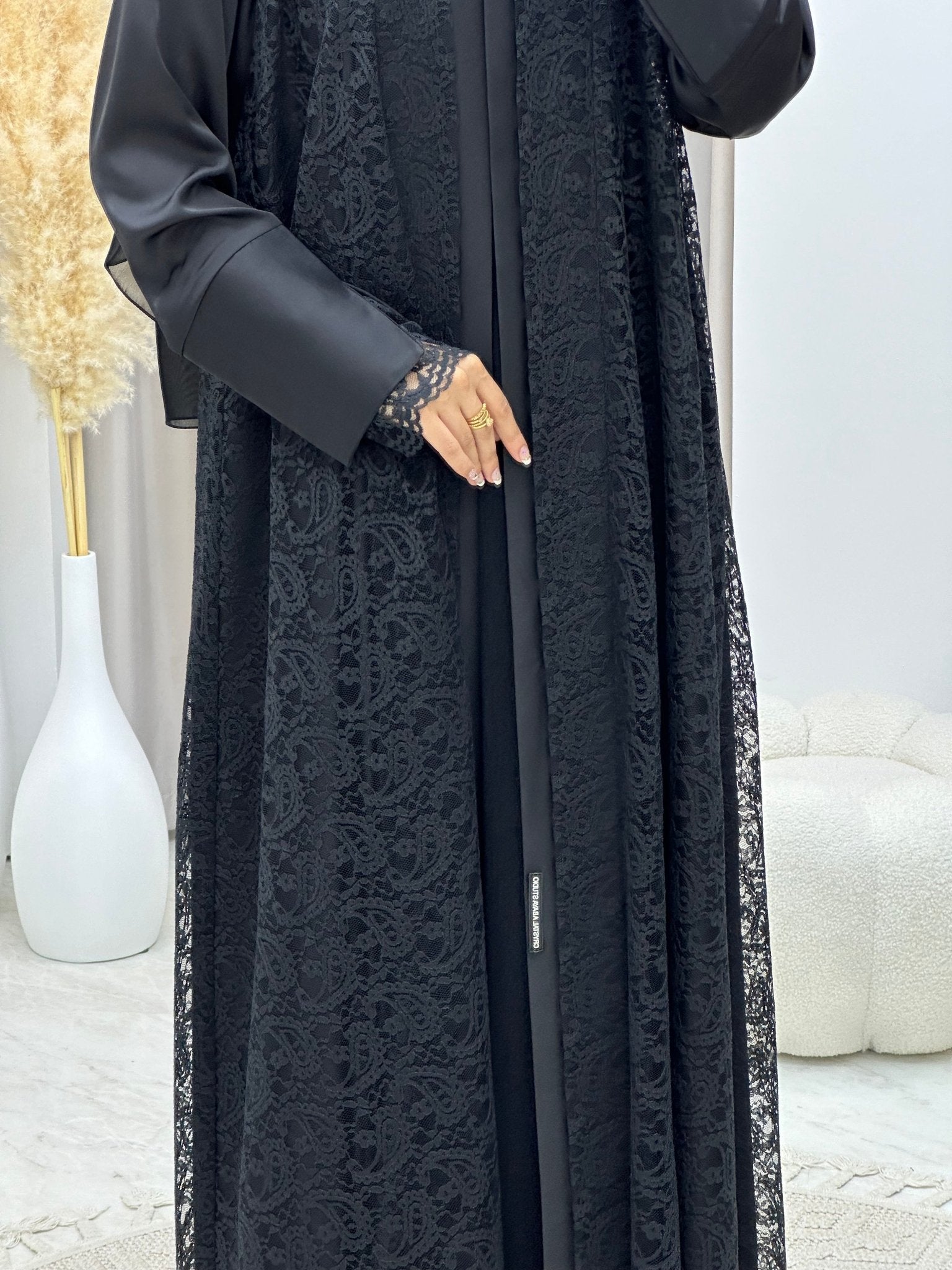 C 0192 Dantel Black Abaya