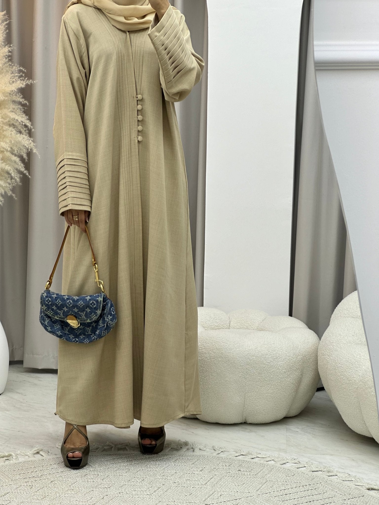 C 0194 Pleated Beige Abaya