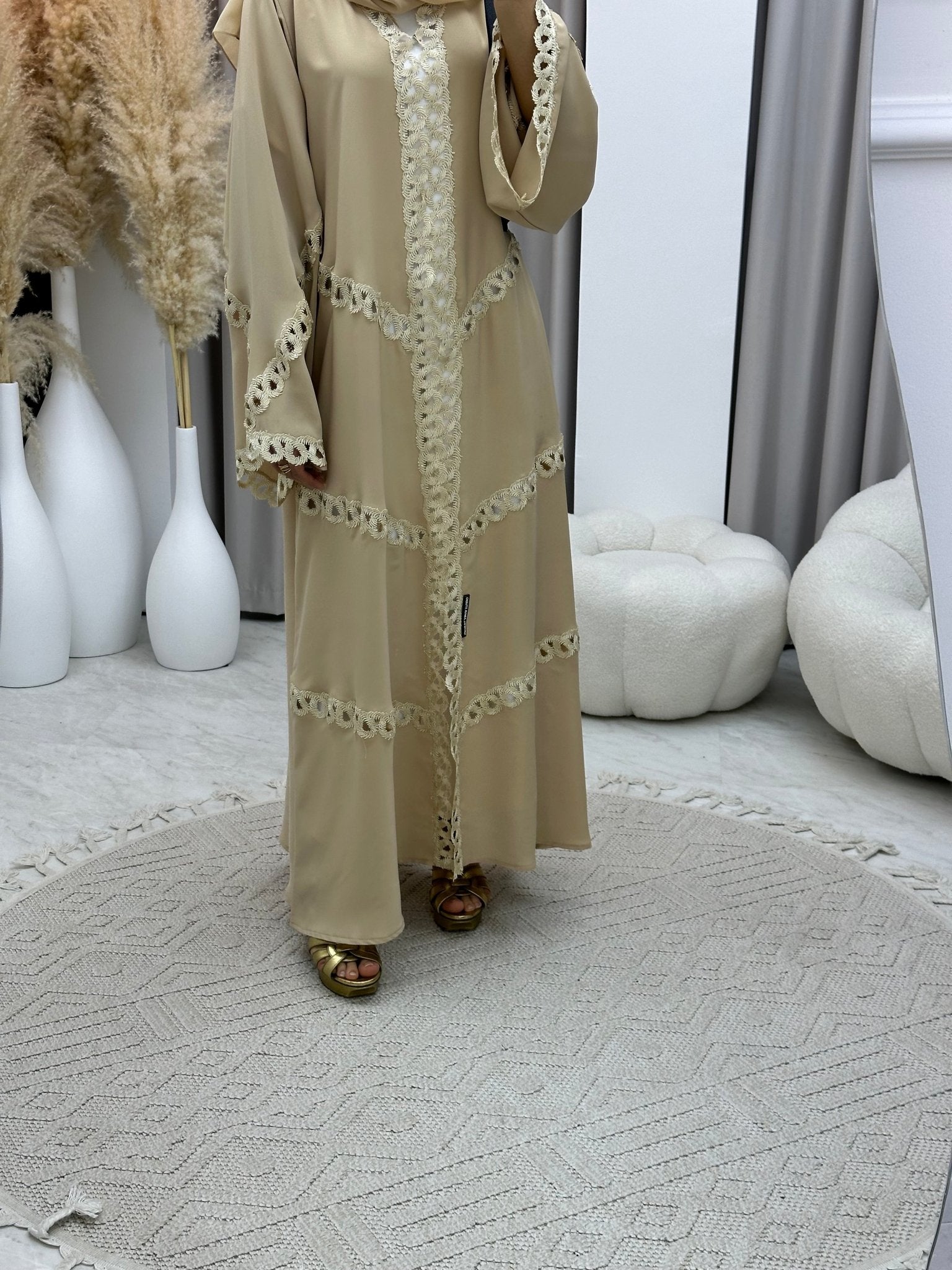 C 0195 Cream Lace Abaya