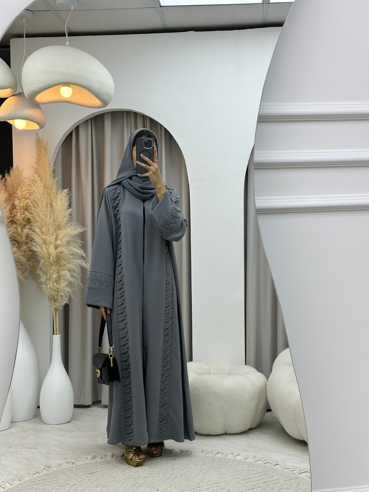 C 0200 Zigzag Grey Abaya