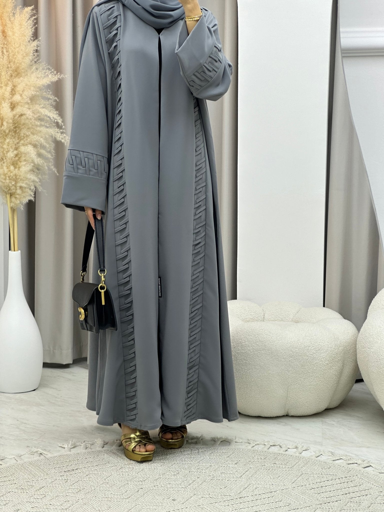 C 0200 Zigzag Grey Abaya